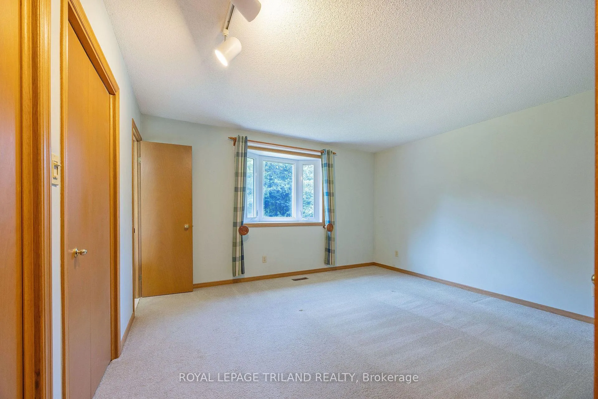 Photo 19 of 597 Seburn Drive, Strathroy-Caradoc, Mount Brydges — HOMEH