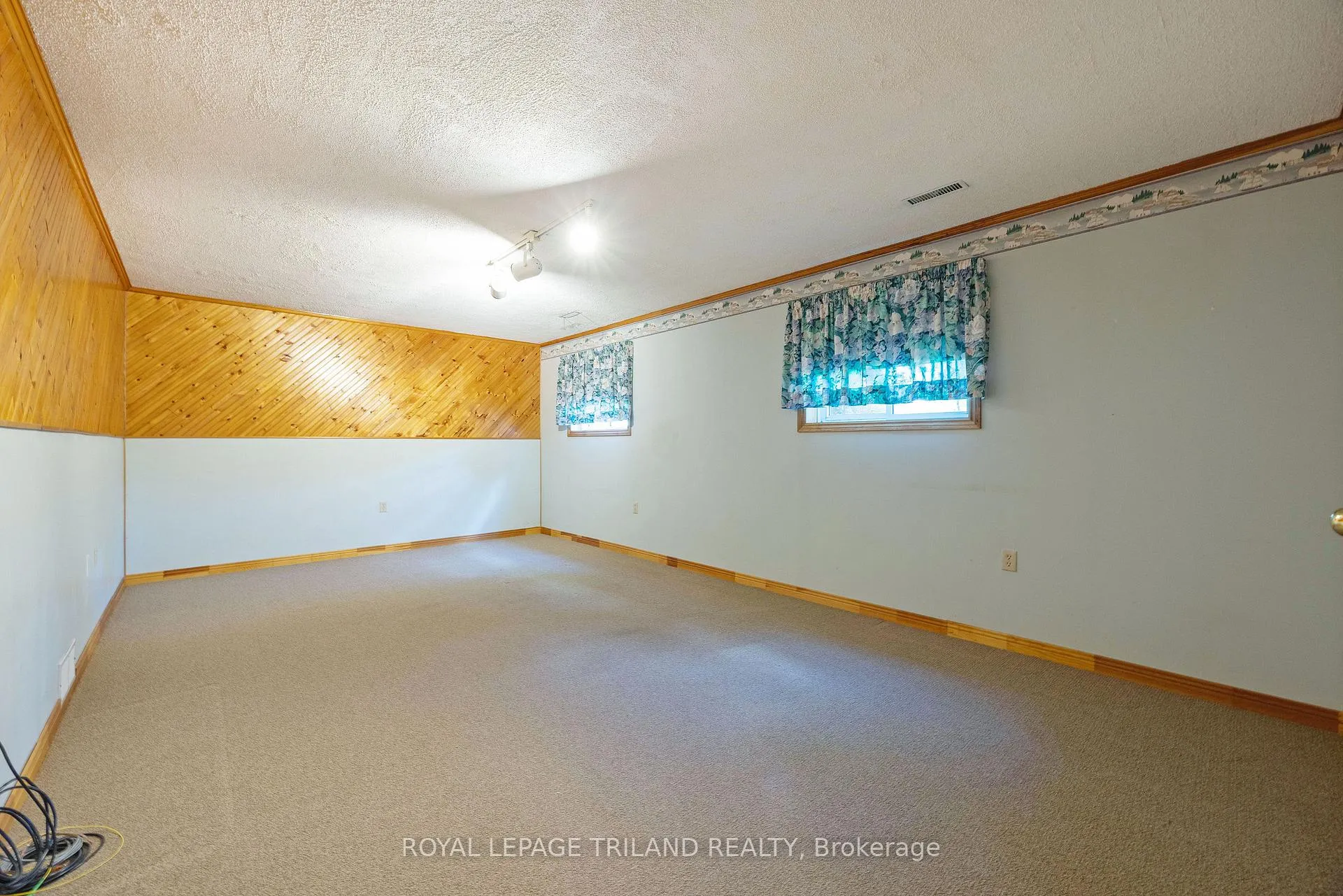 Photo 22 of 597 Seburn Drive, Strathroy-Caradoc, Mount Brydges — HOMEH