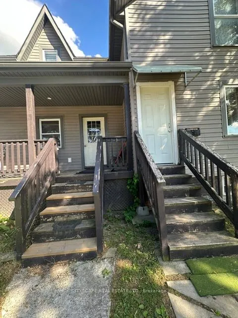Photo 5 of 102 Gray Street, Chatham-Kent — HOMEH
