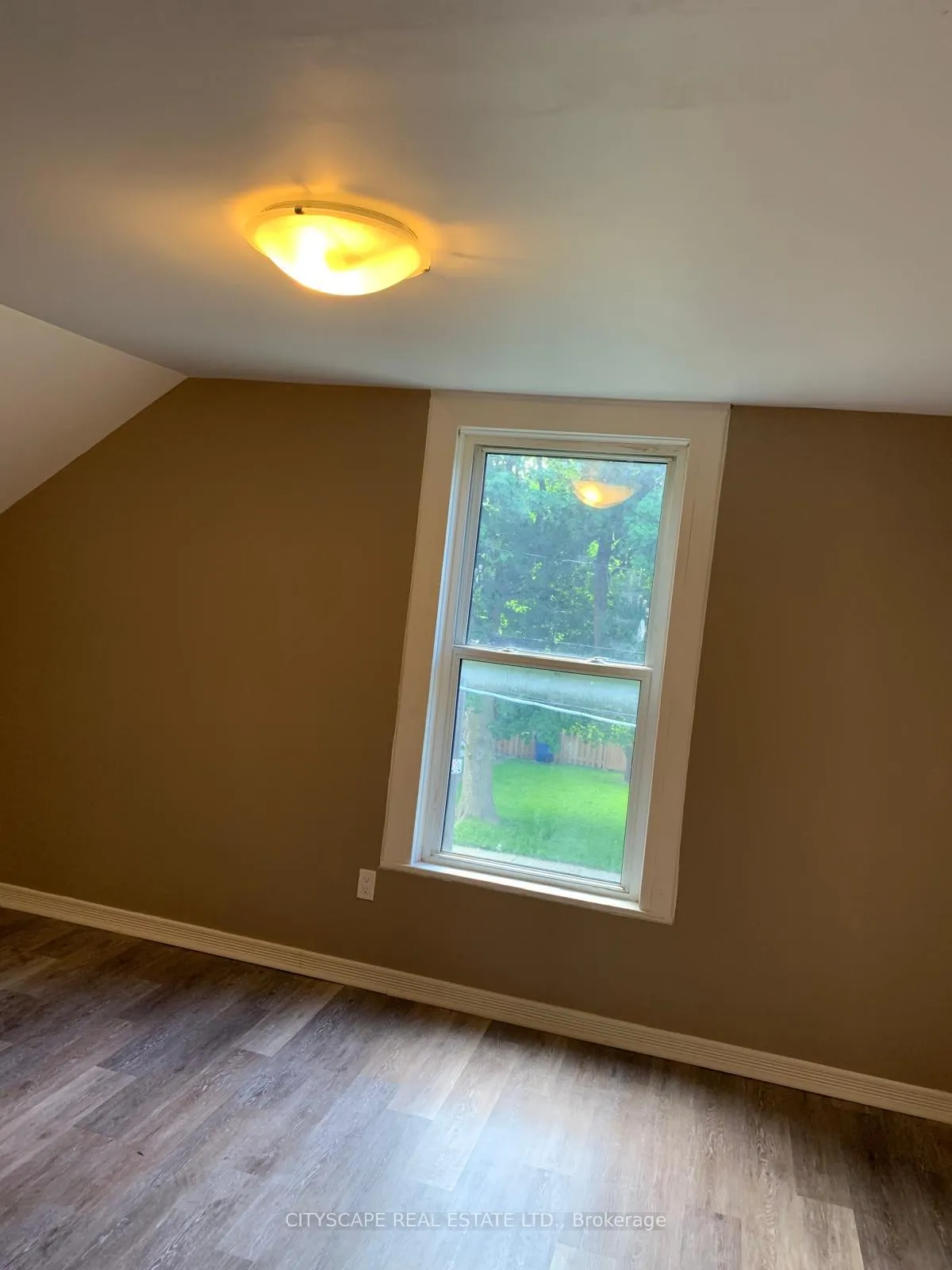 Photo 17 of 102 Gray Street, Chatham-Kent — HOMEH