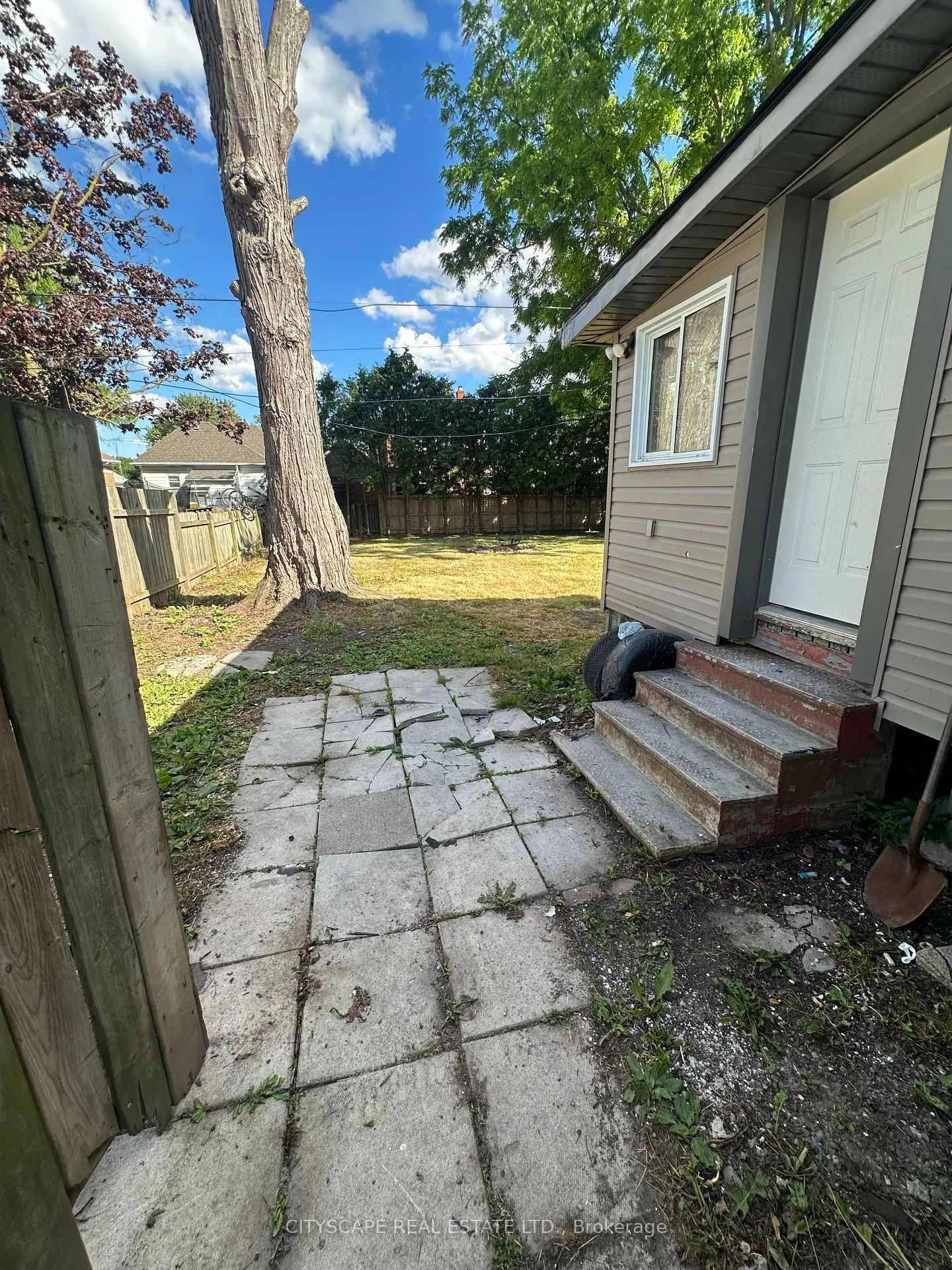 Photo 25 of 102 Gray Street, Chatham-Kent — HOMEH