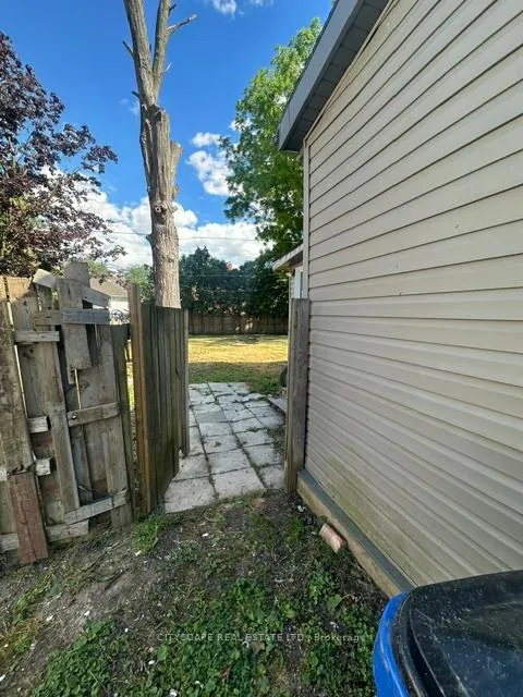 Photo 26 of 102 Gray Street, Chatham-Kent — HOMEH