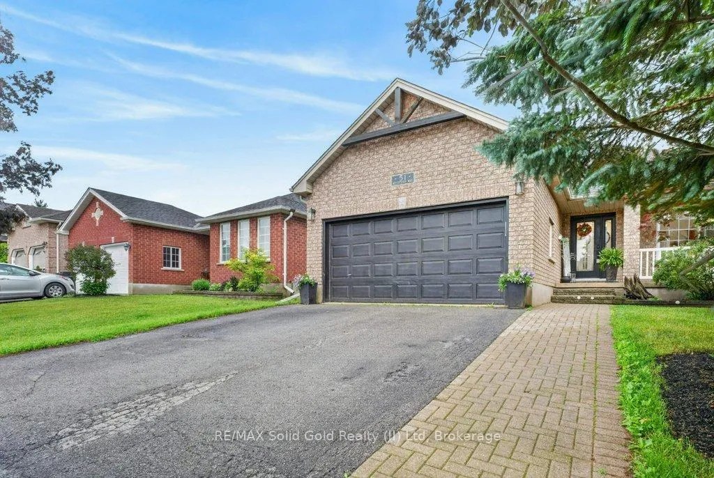 Photo 2 of 51 Westcliff Way, Cambridge, Blair Road — HOMEH