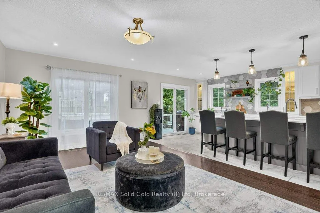 Photo 13 of 51 Westcliff Way, Cambridge, Blair Road — HOMEH