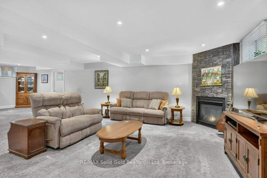 Photo 26 of 51 Westcliff Way, Cambridge, Blair Road — HOMEH