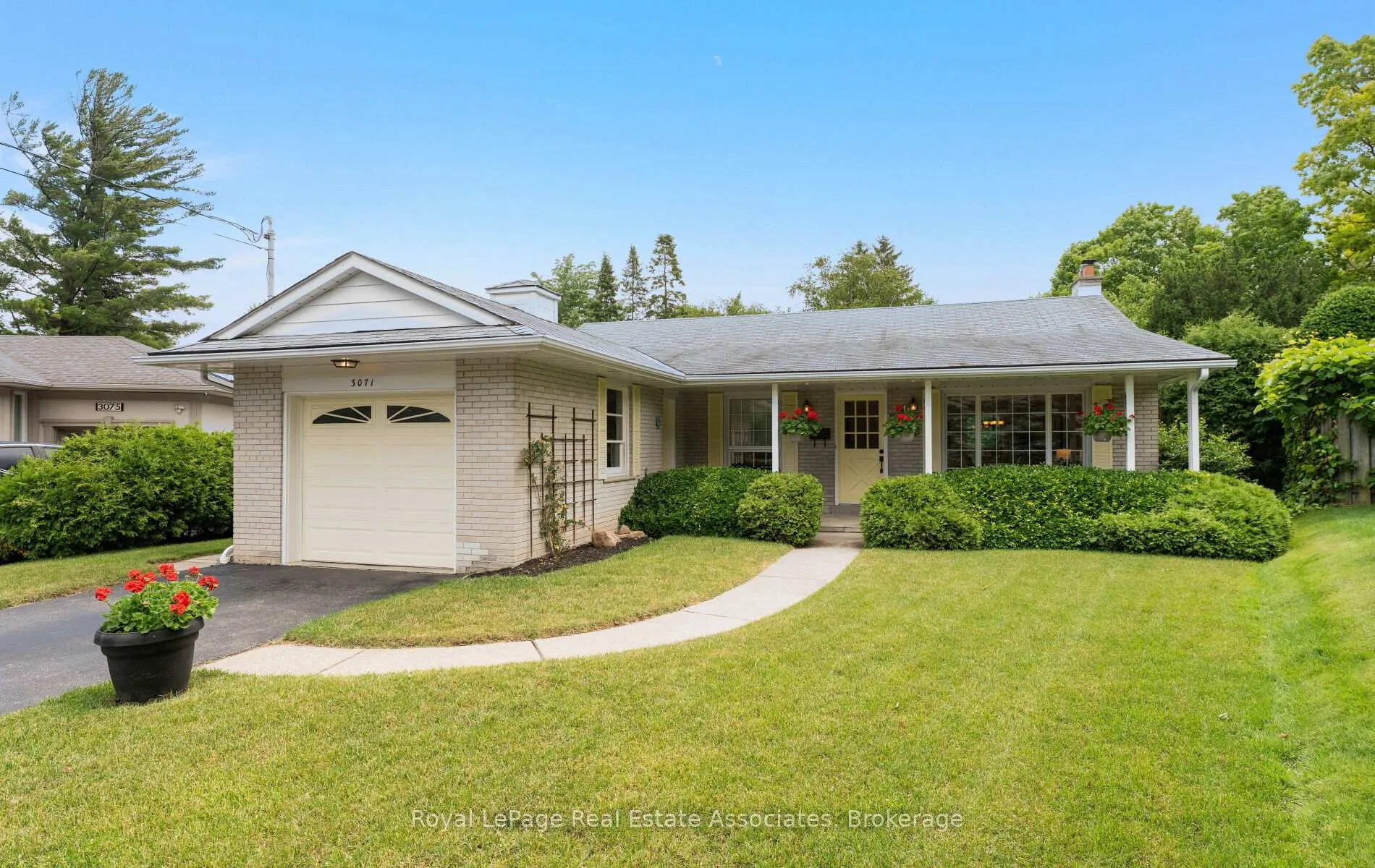 Photo 1 of 3071 Ballydown Crescent, Mississauga, Erindale — HOMEH