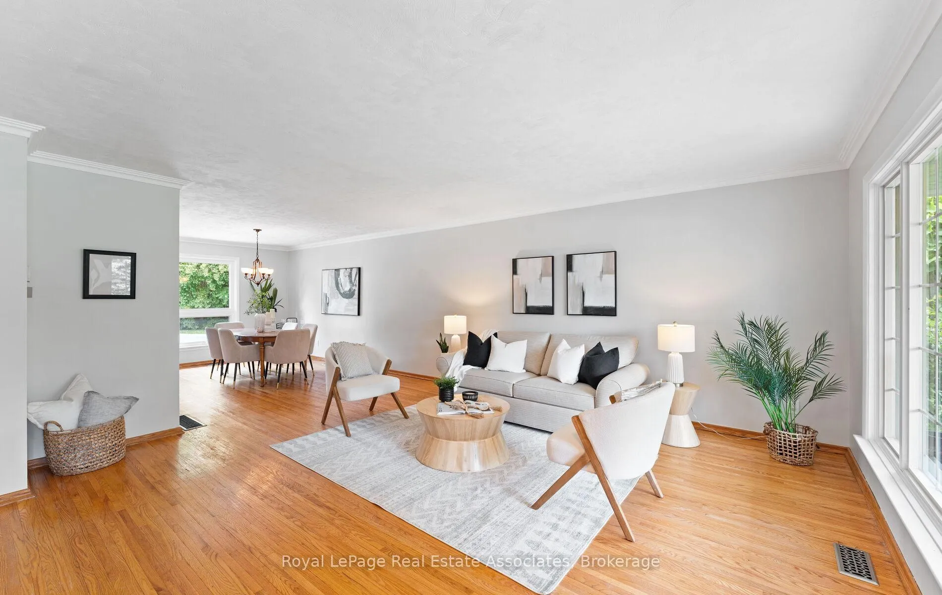 Photo 4 of 3071 Ballydown Crescent, Mississauga, Erindale — HOMEH