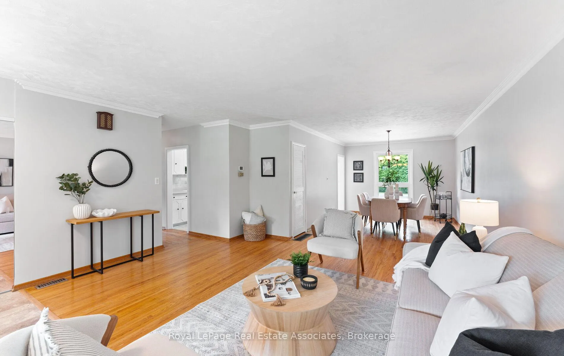 Photo 5 of 3071 Ballydown Crescent, Mississauga, Erindale — HOMEH