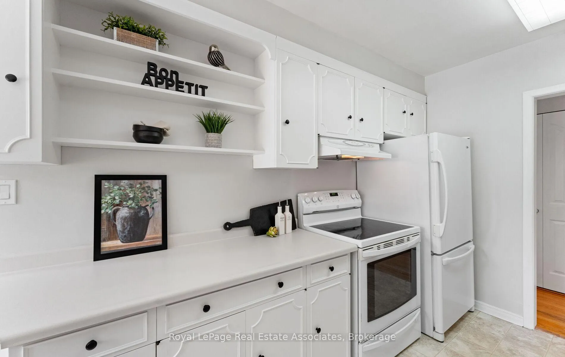 Photo 10 of 3071 Ballydown Crescent, Mississauga, Erindale — HOMEH
