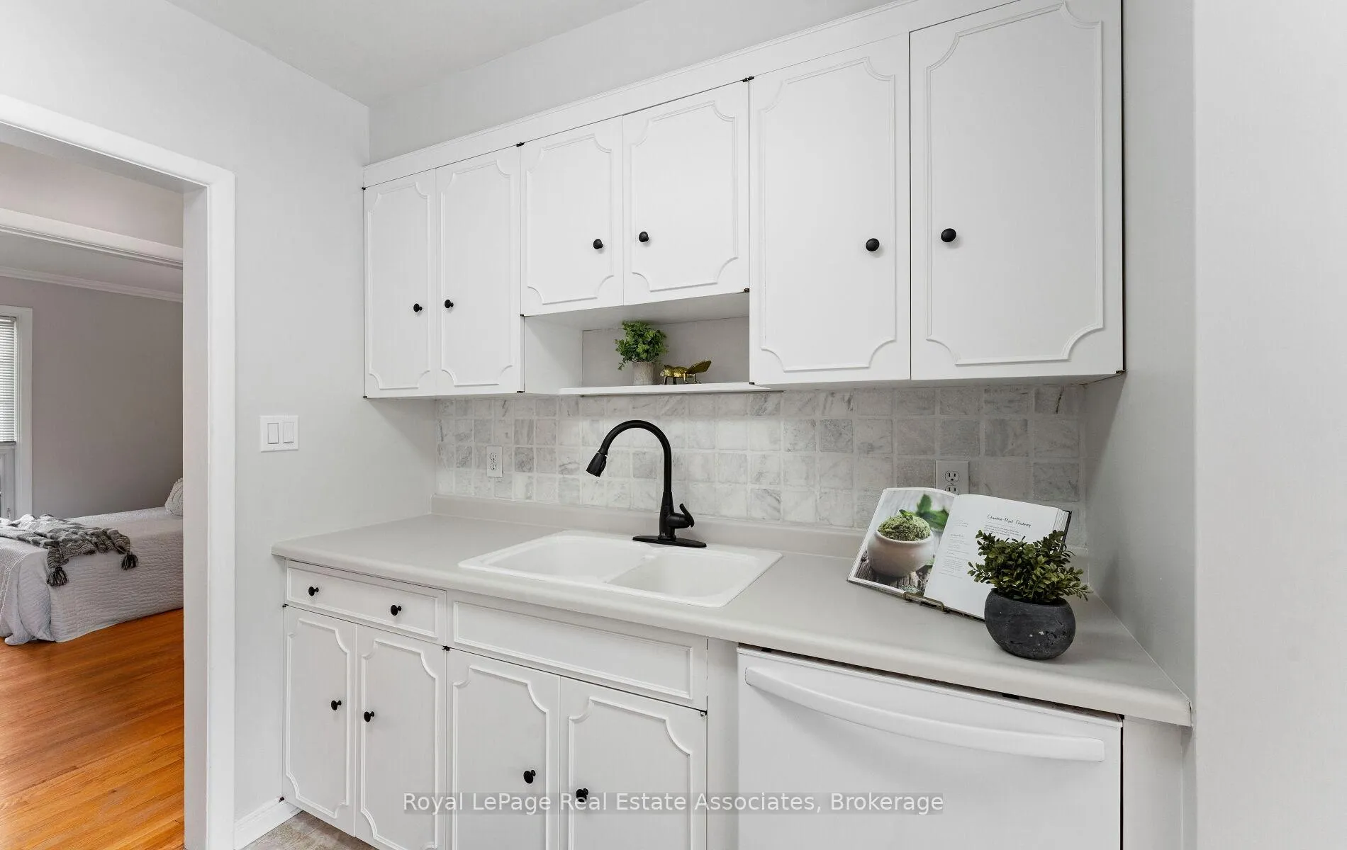 Photo 11 of 3071 Ballydown Crescent, Mississauga, Erindale — HOMEH