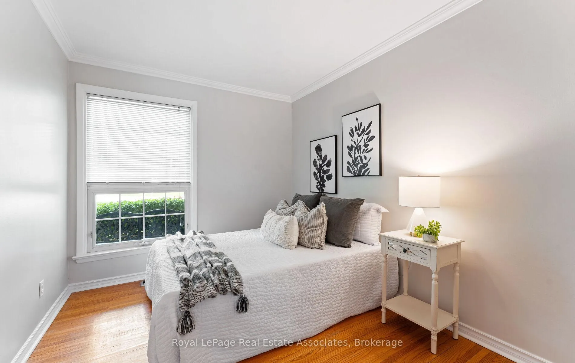 Photo 20 of 3071 Ballydown Crescent, Mississauga, Erindale — HOMEH