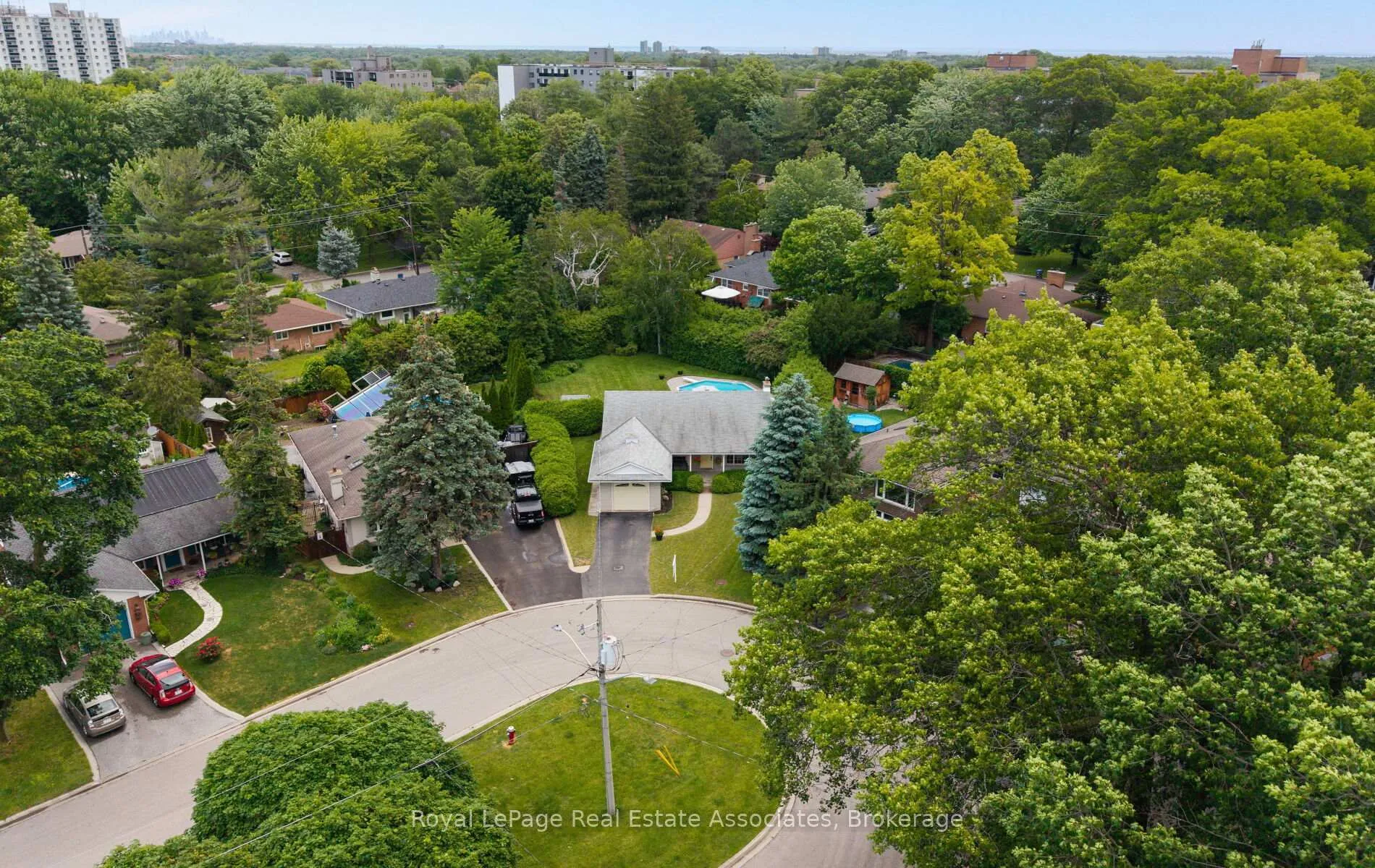 Photo 38 of 3071 Ballydown Crescent, Mississauga, Erindale — HOMEH