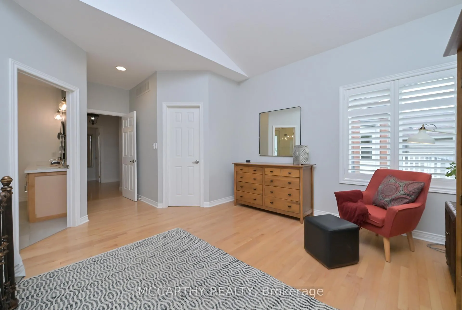 Photo 22 of 26 Chapman Road, Orangeville — HOMEH