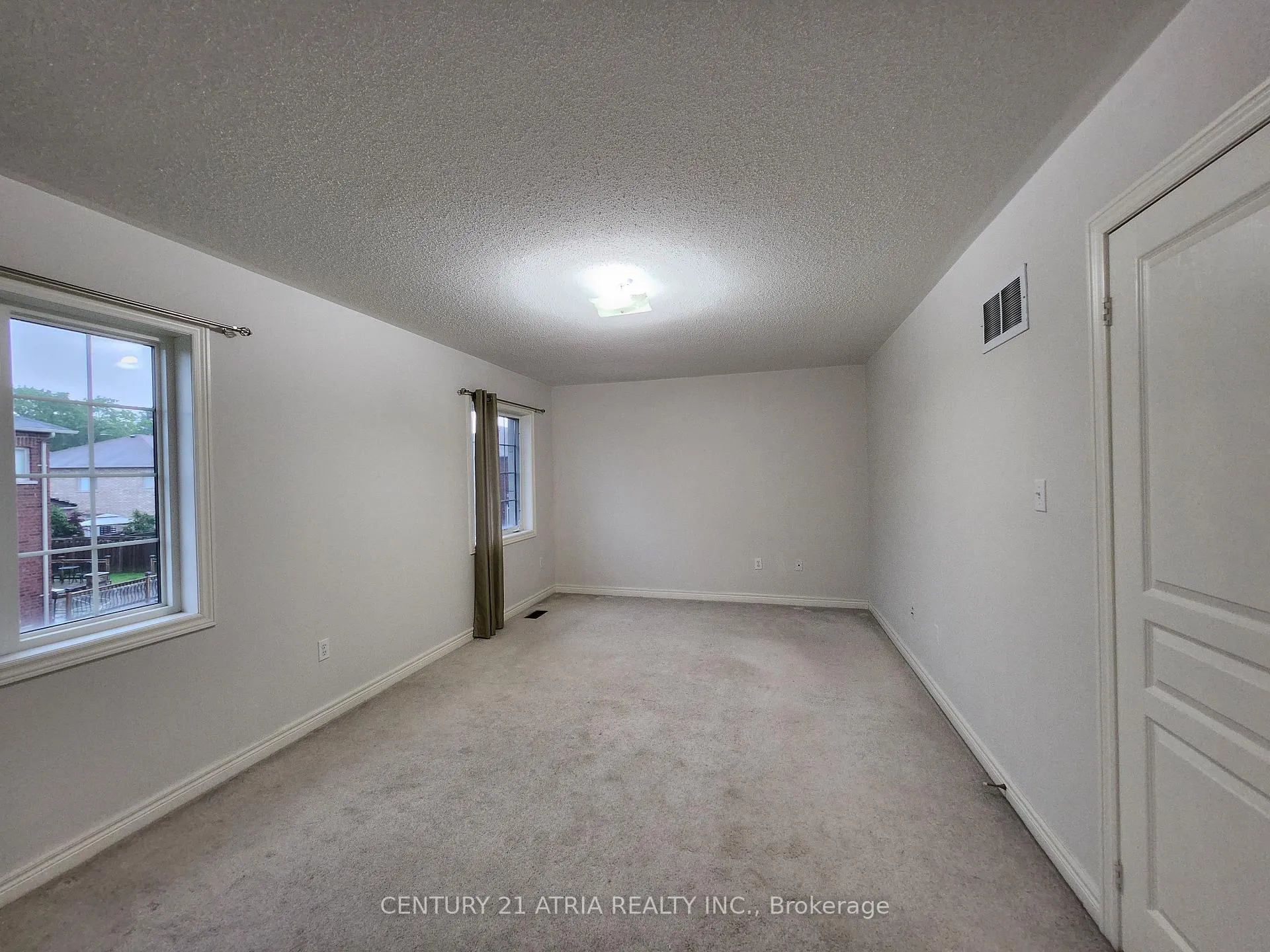 Photo 8 of 1237 Atkins Drive, Newmarket, Stonehaven-Wyndham — HOMEH