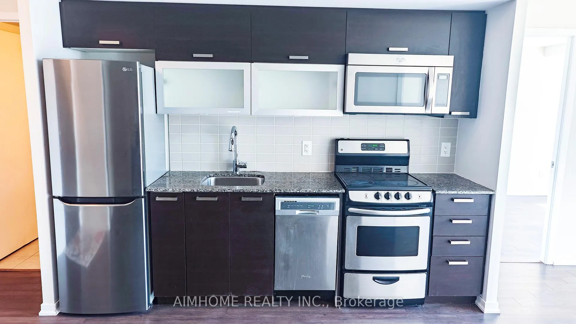 Photo 5 of Unit 1107, 68 Abell Street, Toronto, Little Portugal — HOMEH
