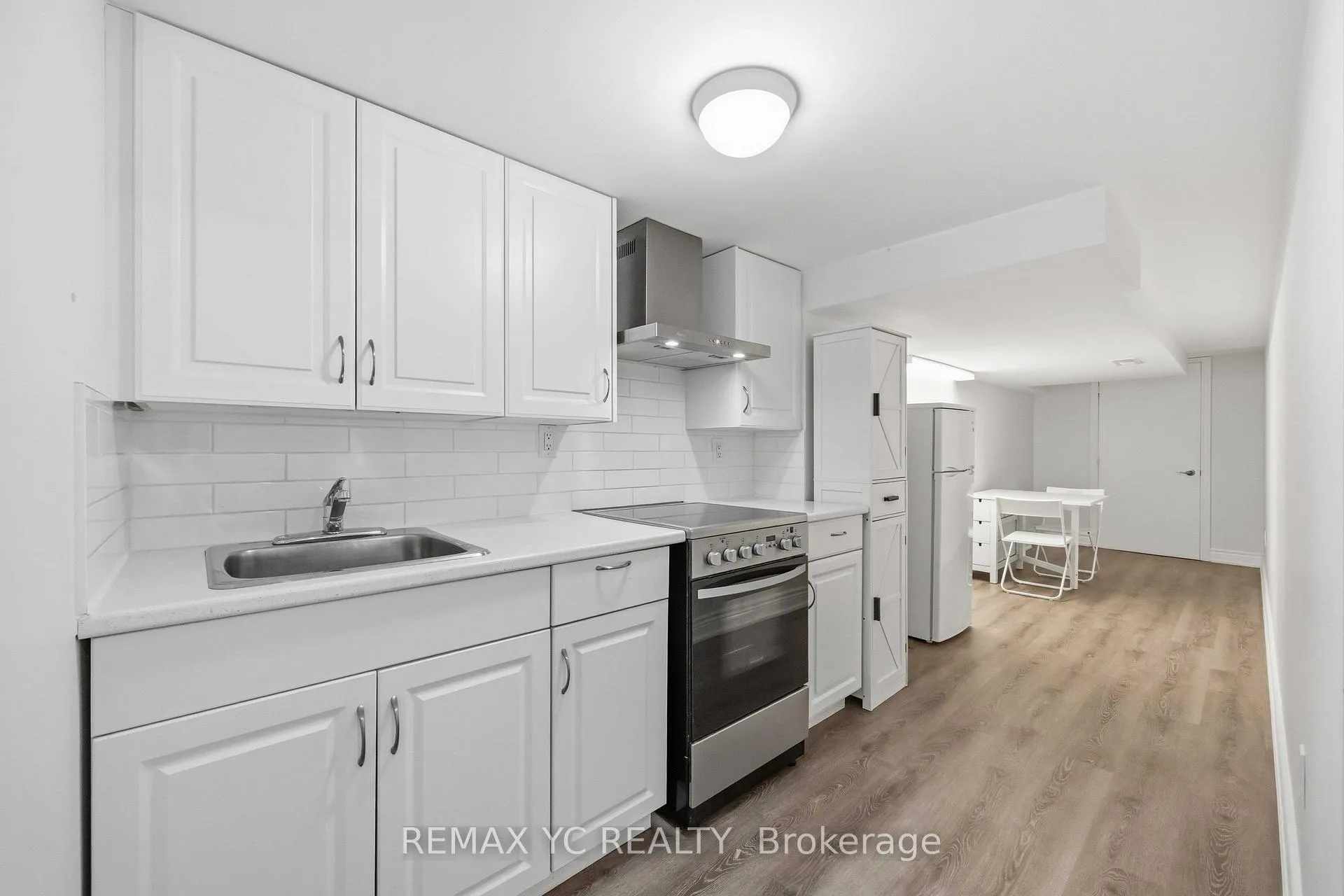 Photo 7 of 140 Laramie Crescent, Vaughan, Patterson — HOMEH