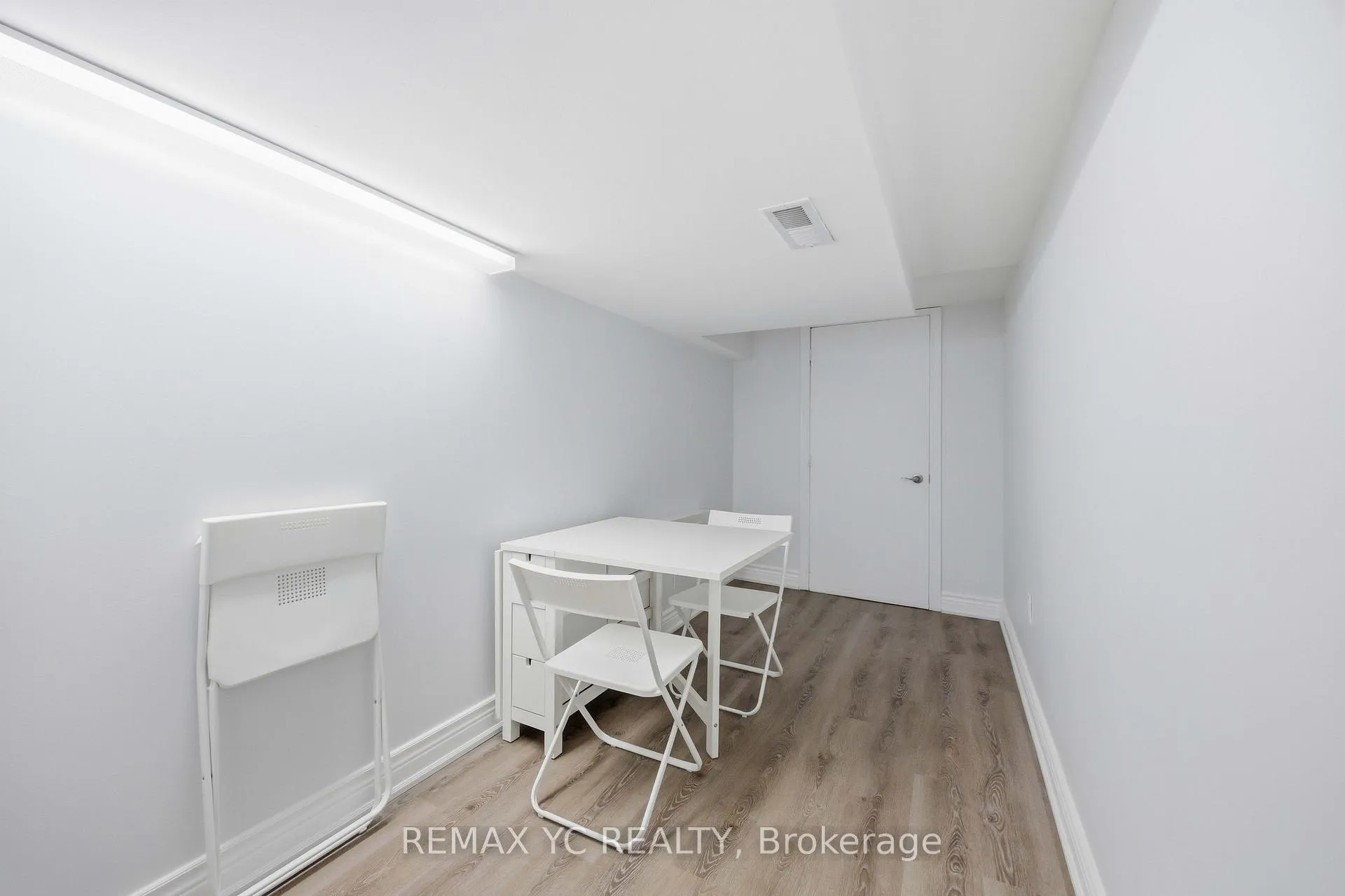 Photo 13 of 140 Laramie Crescent, Vaughan, Patterson — HOMEH