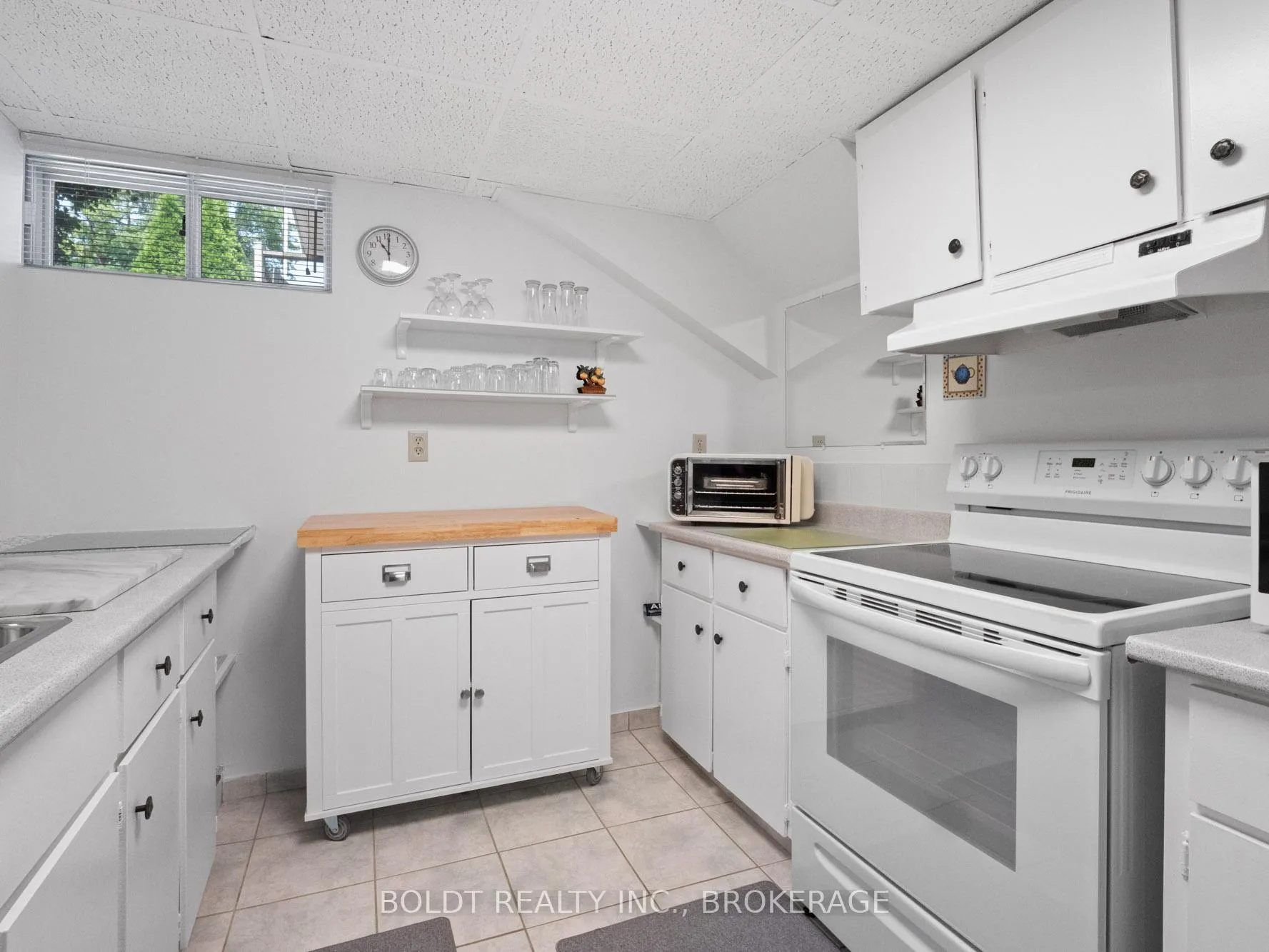 Photo 5 of Unit LOWER, 2 Kenworth Drive, St. Catharines, Carlton/Bunting — HOMEH