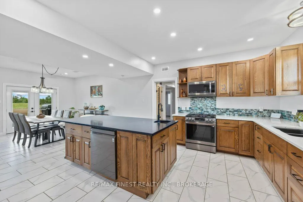 Photo 25 of 952 County Road 6, Loyalist, Odessa — HOMEH