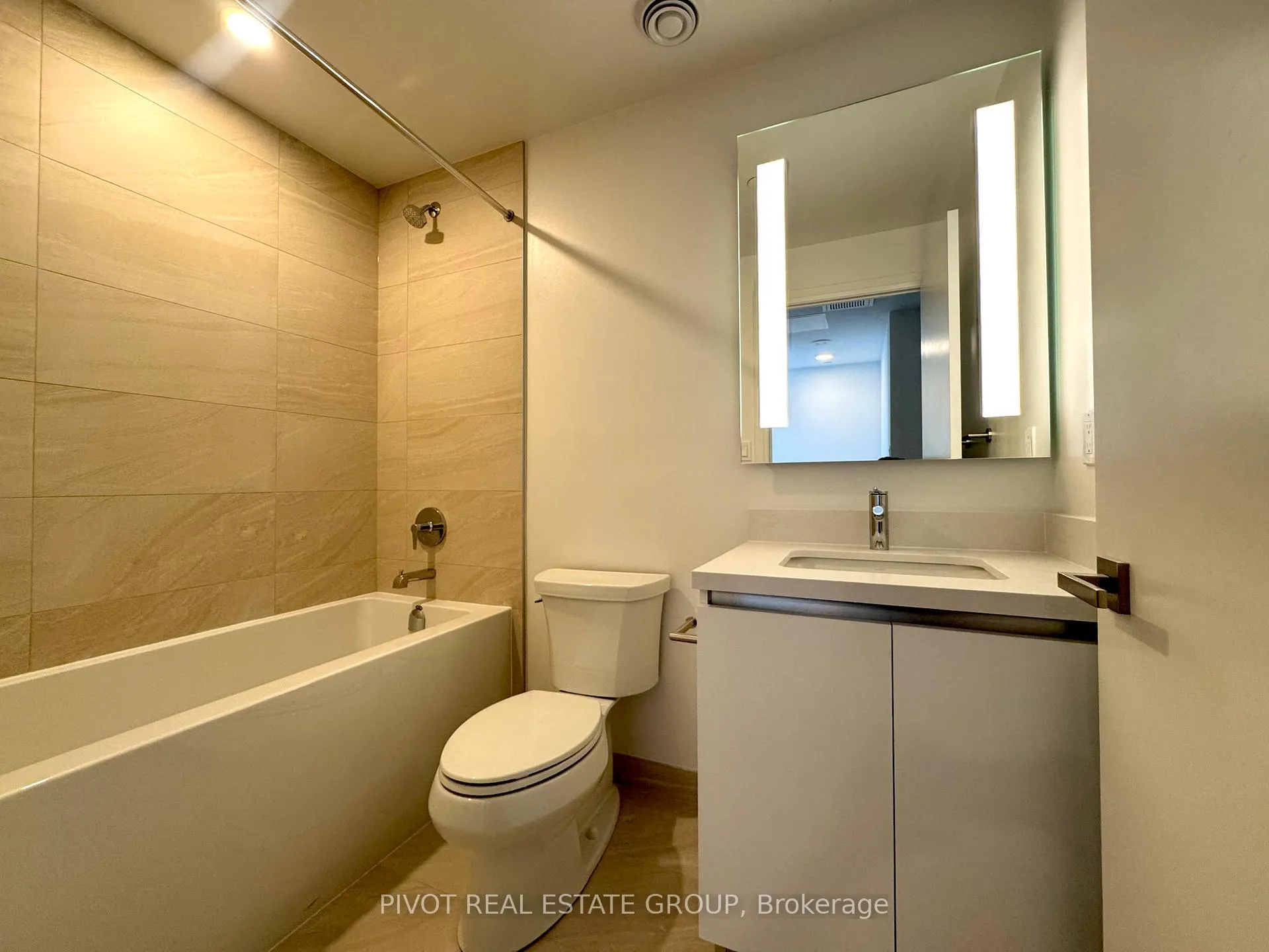 Photo 3 of Unit 3502, 2 Erskine Road, Mississauga, City Centre — HOMEH