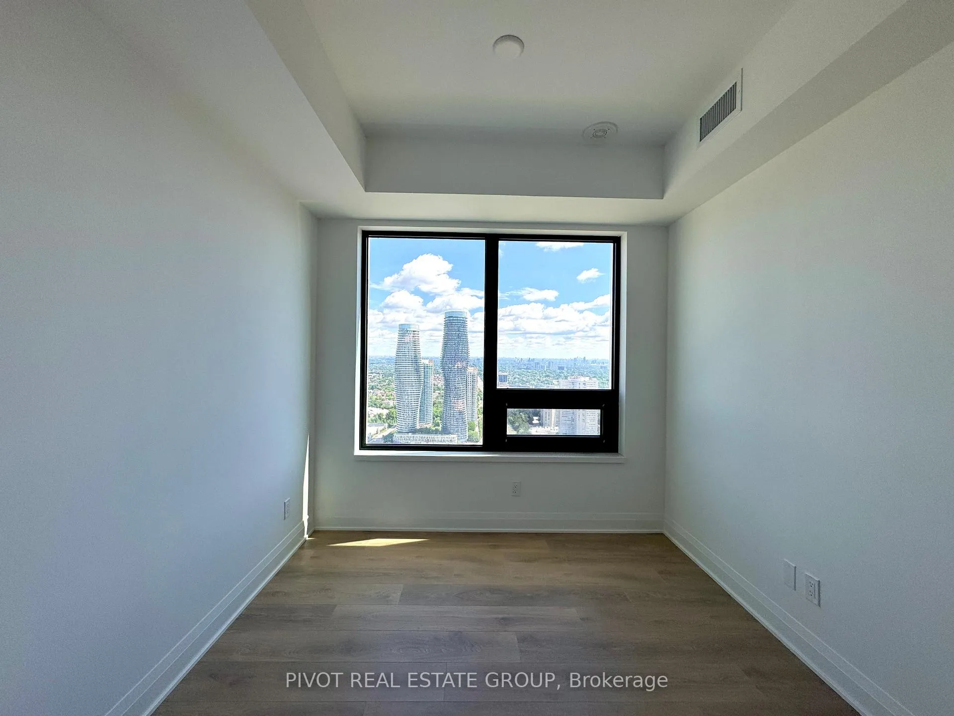 Photo 5 of Unit 3502, 2 Erskine Road, Mississauga, City Centre — HOMEH