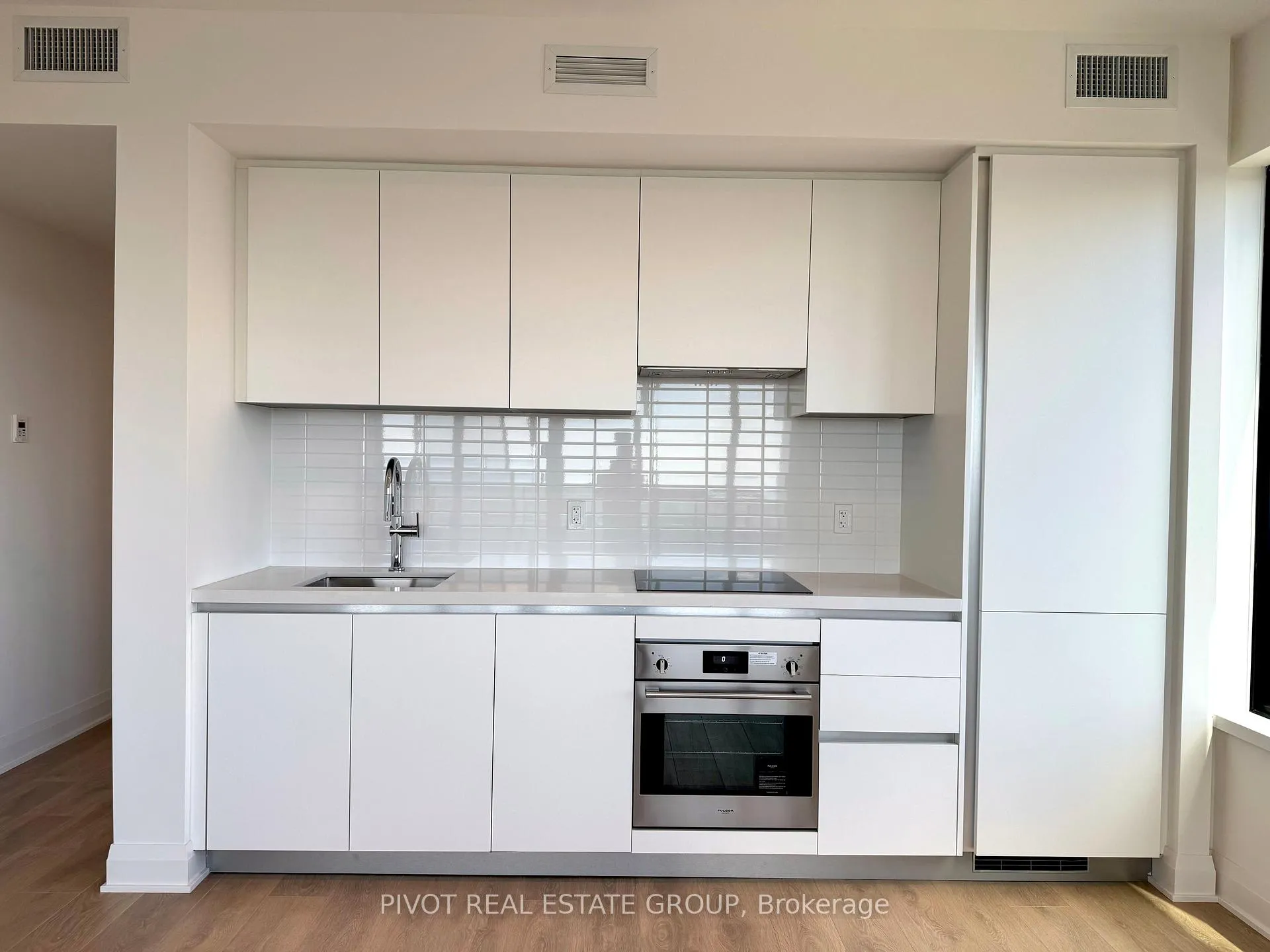 Photo 8 of Unit 3502, 2 Erskine Road, Mississauga, City Centre — HOMEH