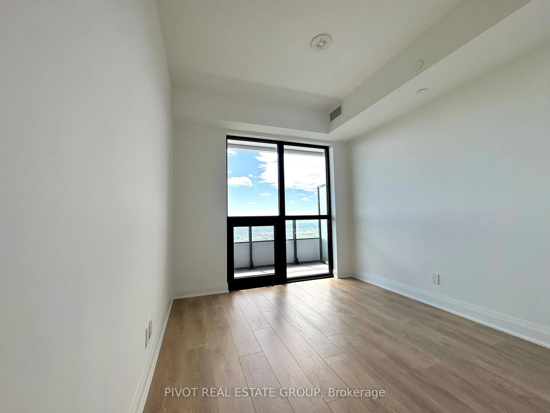 Photo 9 of Unit 3502, 2 Erskine Road, Mississauga, City Centre — HOMEH