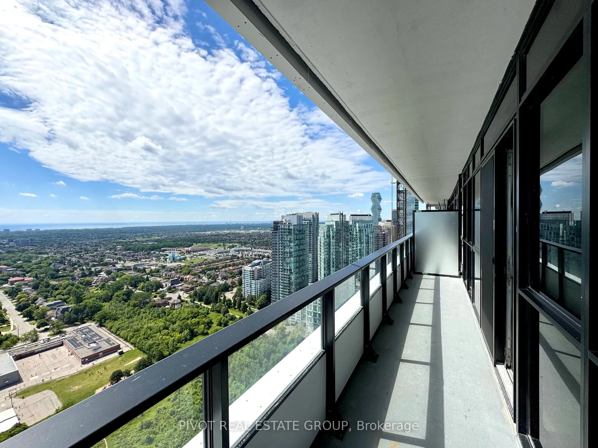 Photo 12 of Unit 3502, 2 Erskine Road, Mississauga, City Centre — HOMEH