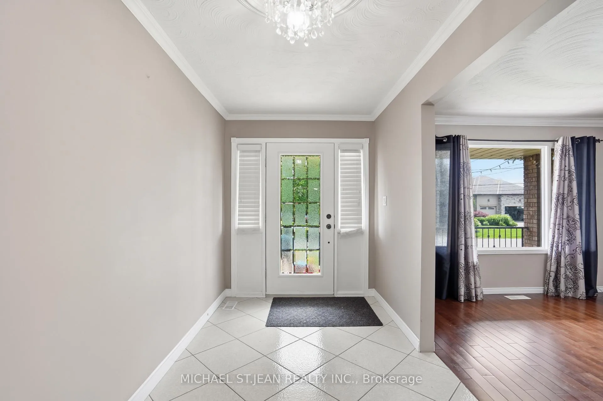 Photo 5 of 111 Aubrey Avenue, Hamilton, Stoney Creek Mountain — HOMEH