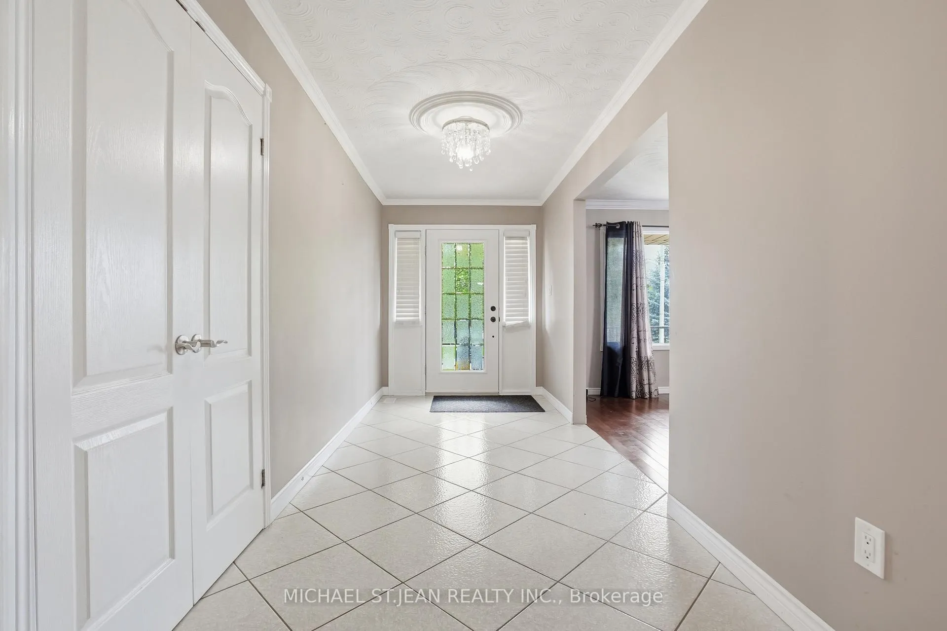 Photo 6 of 111 Aubrey Avenue, Hamilton, Stoney Creek Mountain — HOMEH