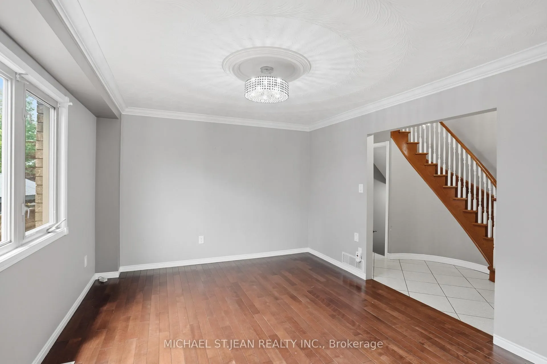 Photo 10 of 111 Aubrey Avenue, Hamilton, Stoney Creek Mountain — HOMEH