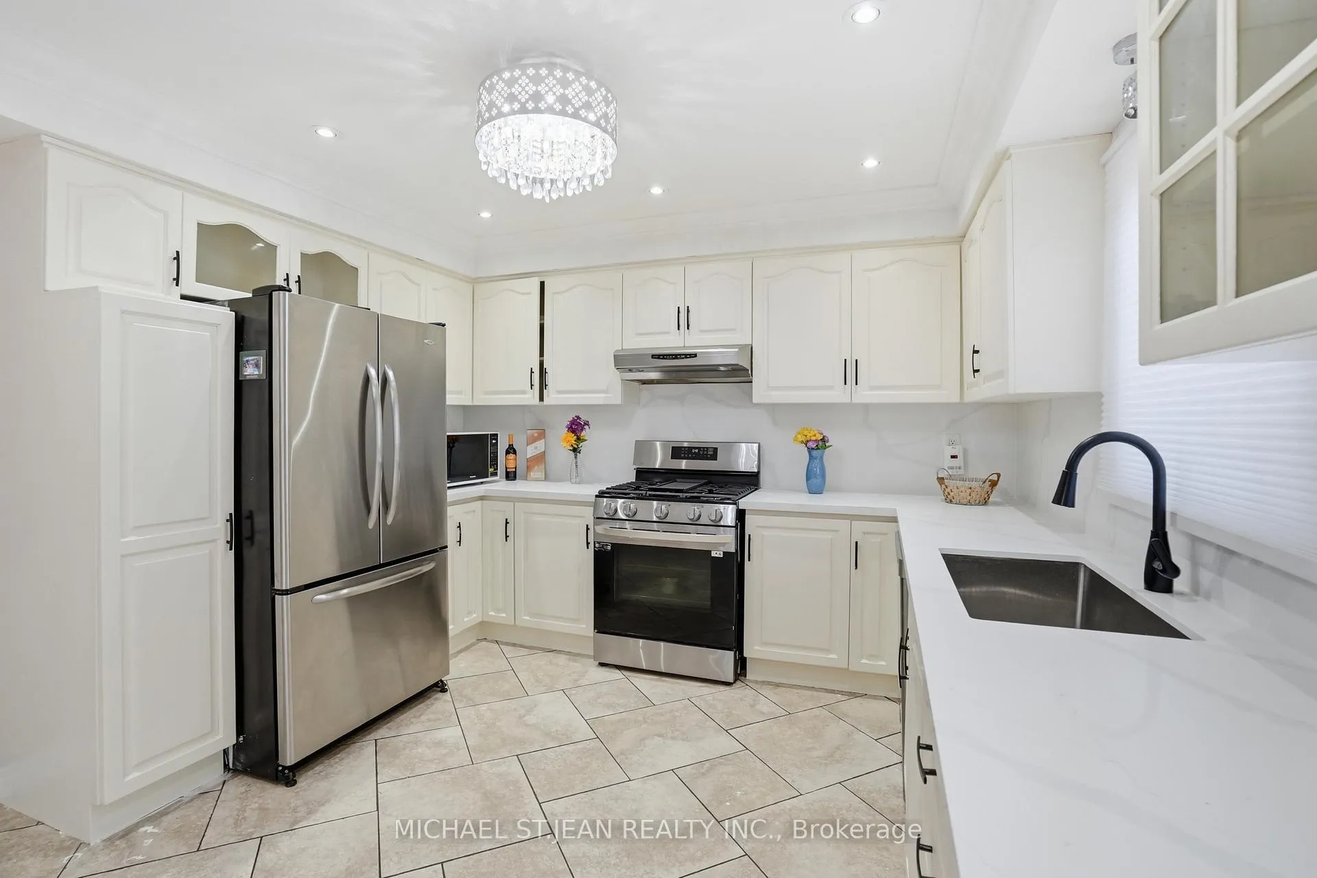 Photo 14 of 111 Aubrey Avenue, Hamilton, Stoney Creek Mountain — HOMEH