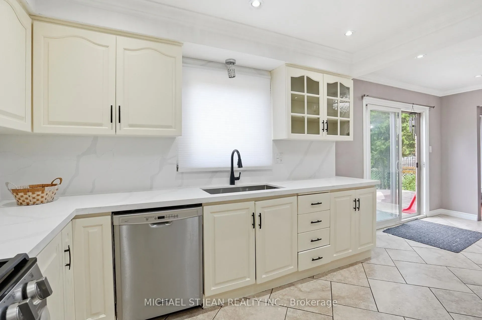 Photo 16 of 111 Aubrey Avenue, Hamilton, Stoney Creek Mountain — HOMEH