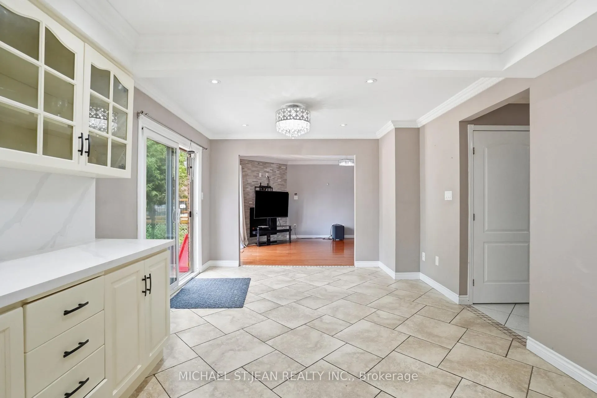 Photo 17 of 111 Aubrey Avenue, Hamilton, Stoney Creek Mountain — HOMEH