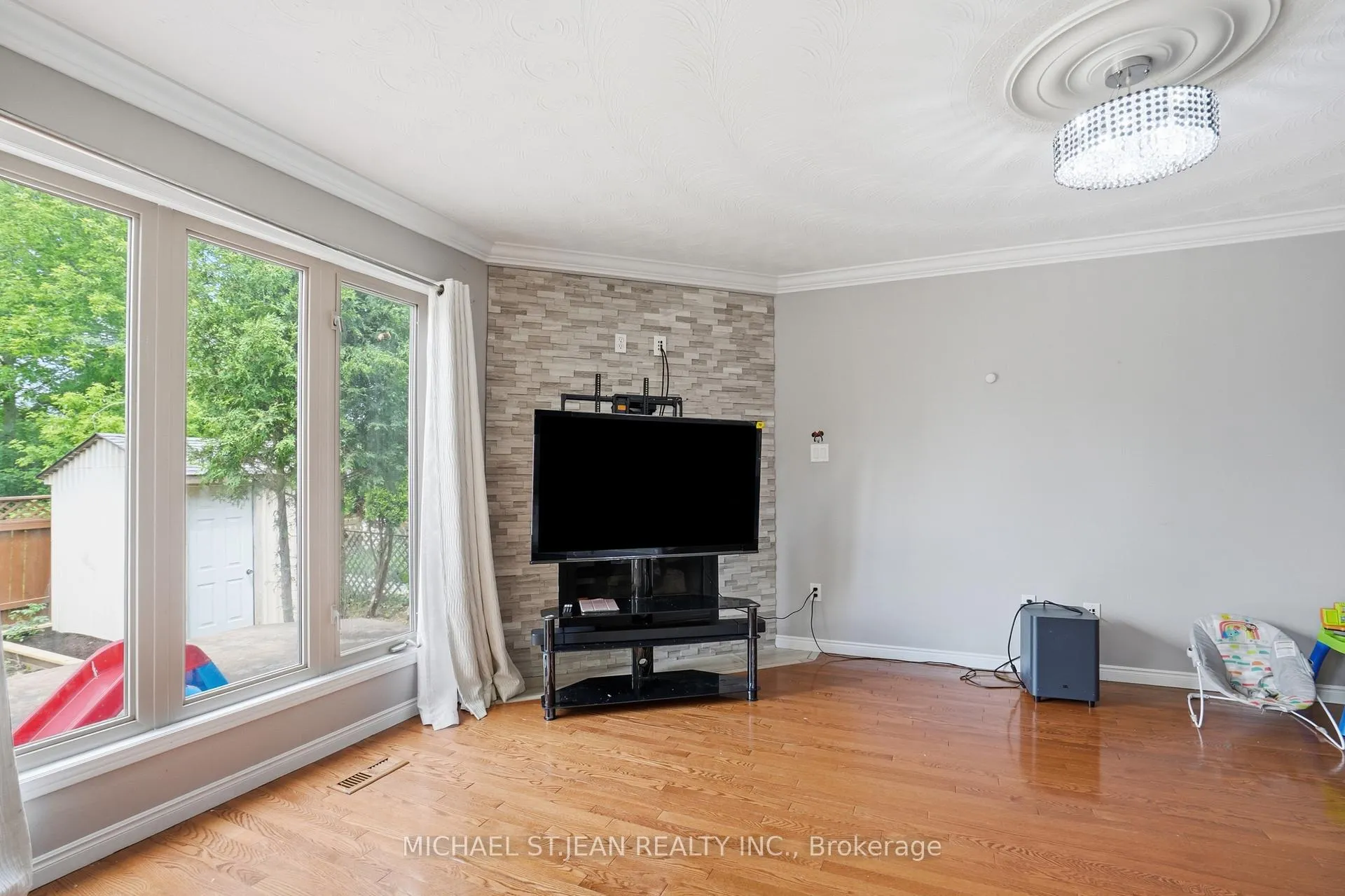 Photo 19 of 111 Aubrey Avenue, Hamilton, Stoney Creek Mountain — HOMEH