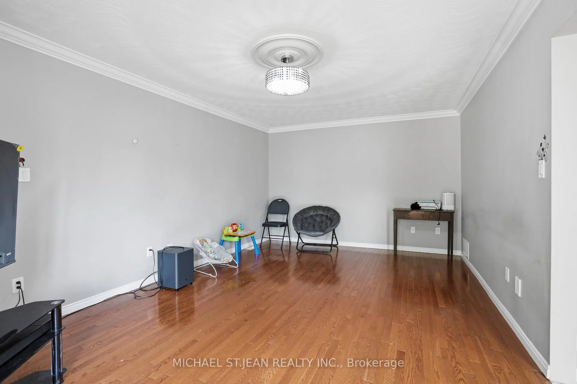 Photo 20 of 111 Aubrey Avenue, Hamilton, Stoney Creek Mountain — HOMEH