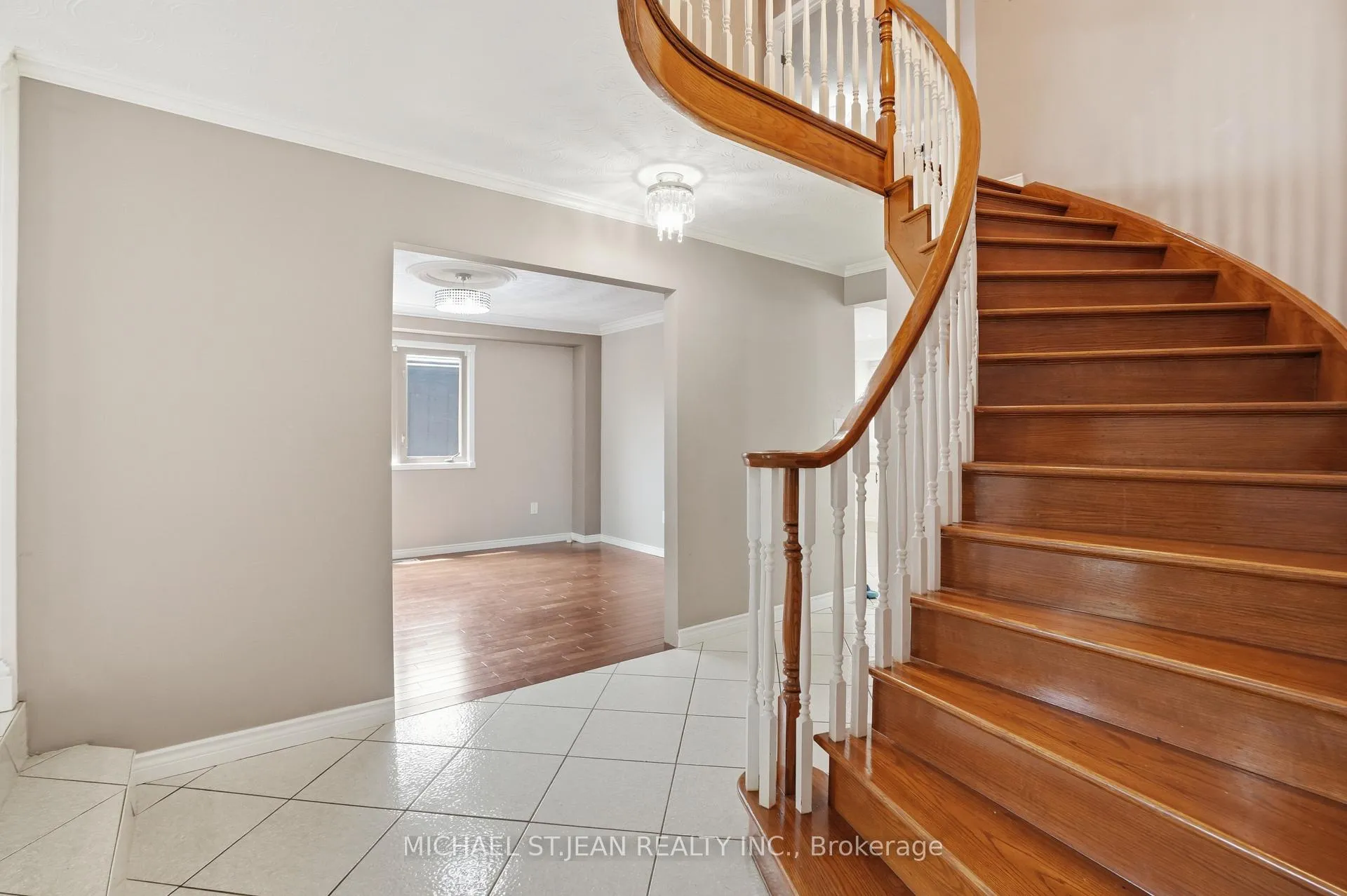 Photo 23 of 111 Aubrey Avenue, Hamilton, Stoney Creek Mountain — HOMEH