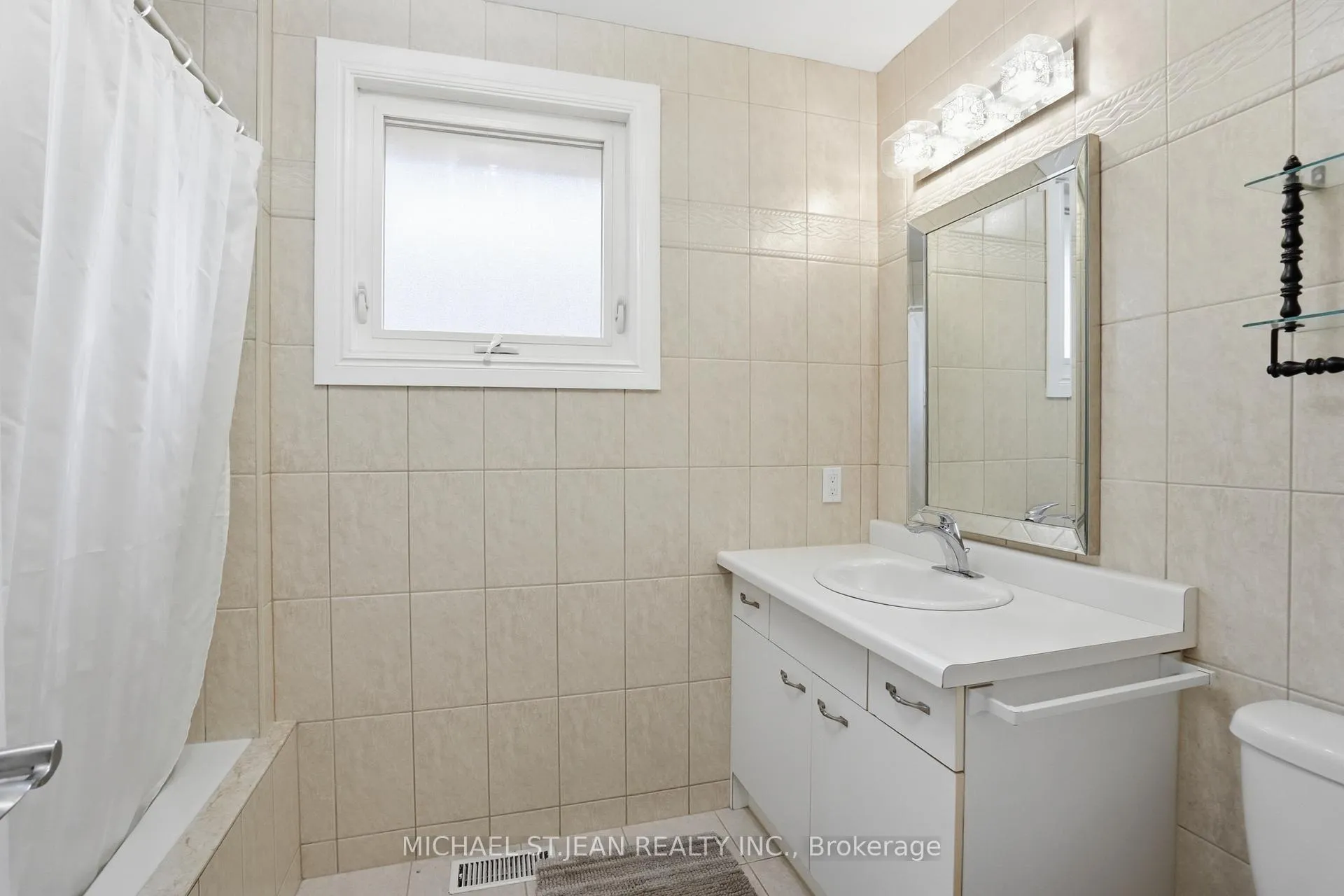 Photo 36 of 111 Aubrey Avenue, Hamilton, Stoney Creek Mountain — HOMEH