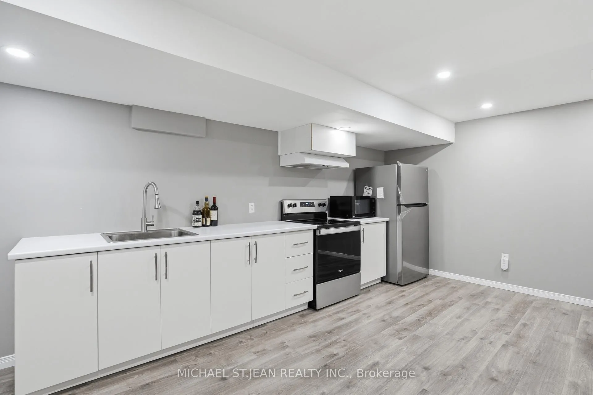 Photo 38 of 111 Aubrey Avenue, Hamilton, Stoney Creek Mountain — HOMEH