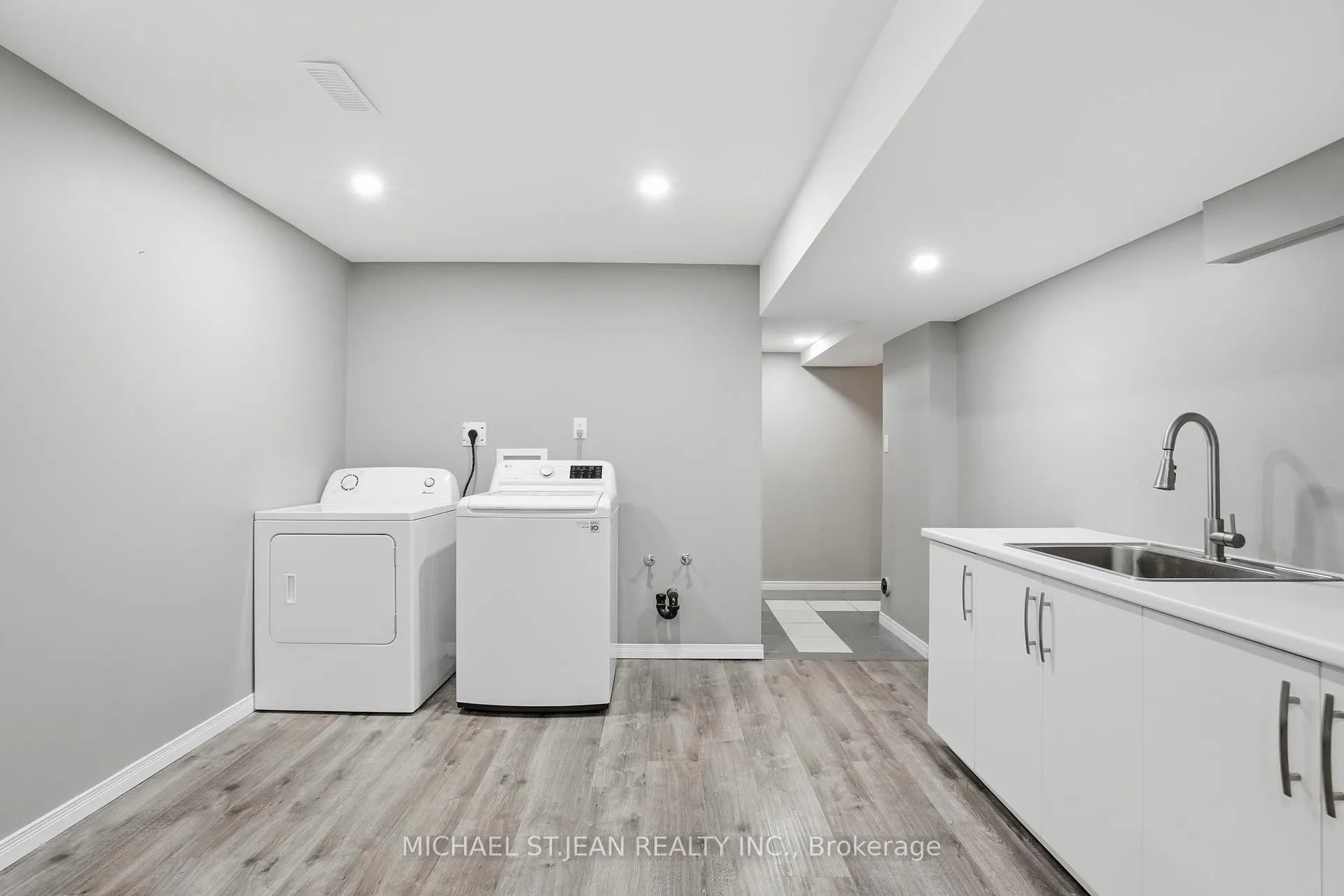 Photo 43 of 111 Aubrey Avenue, Hamilton, Stoney Creek Mountain — HOMEH