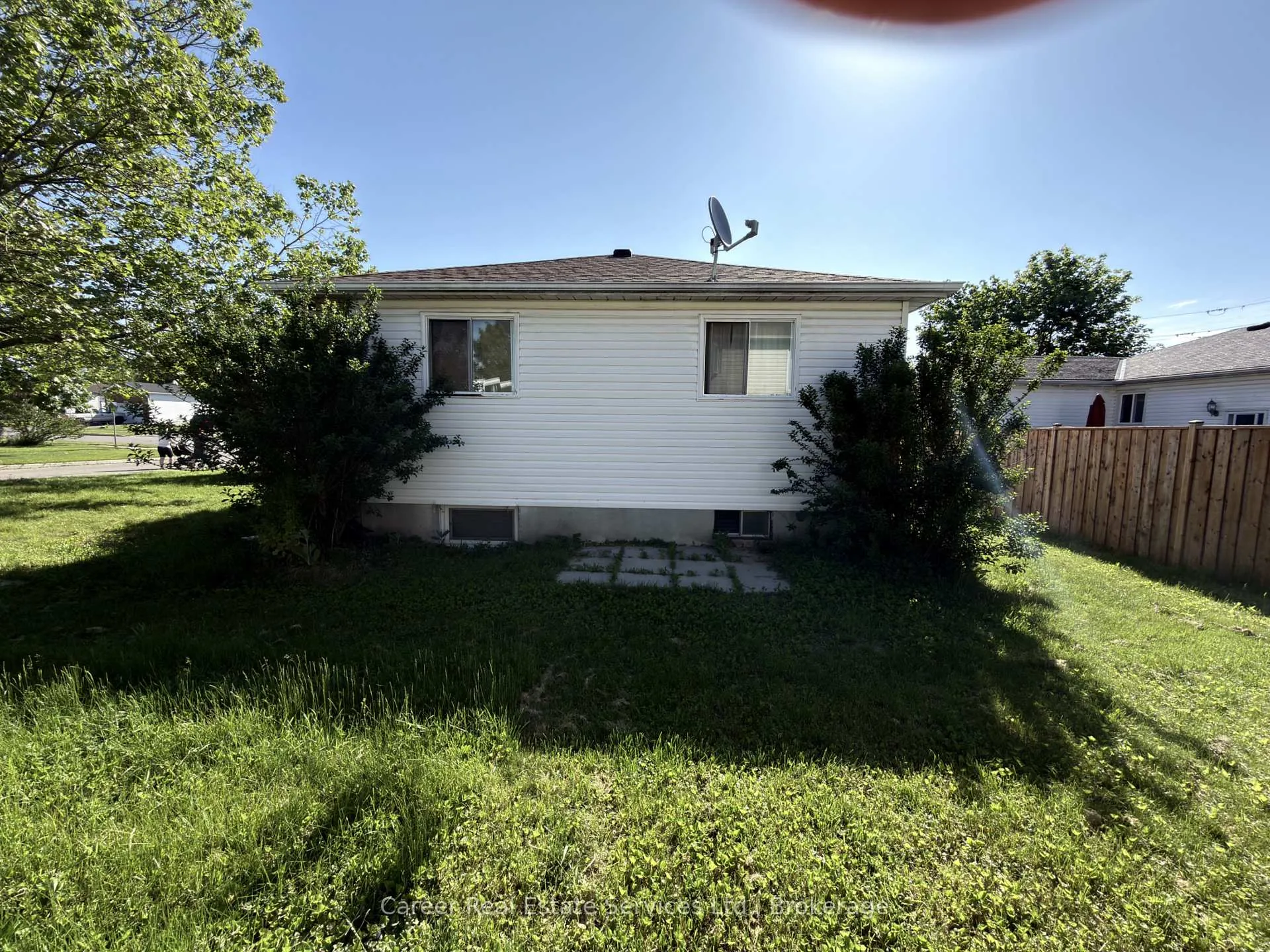 Photo 3 of 661 Ewing Street, Cobourg — HOMEH