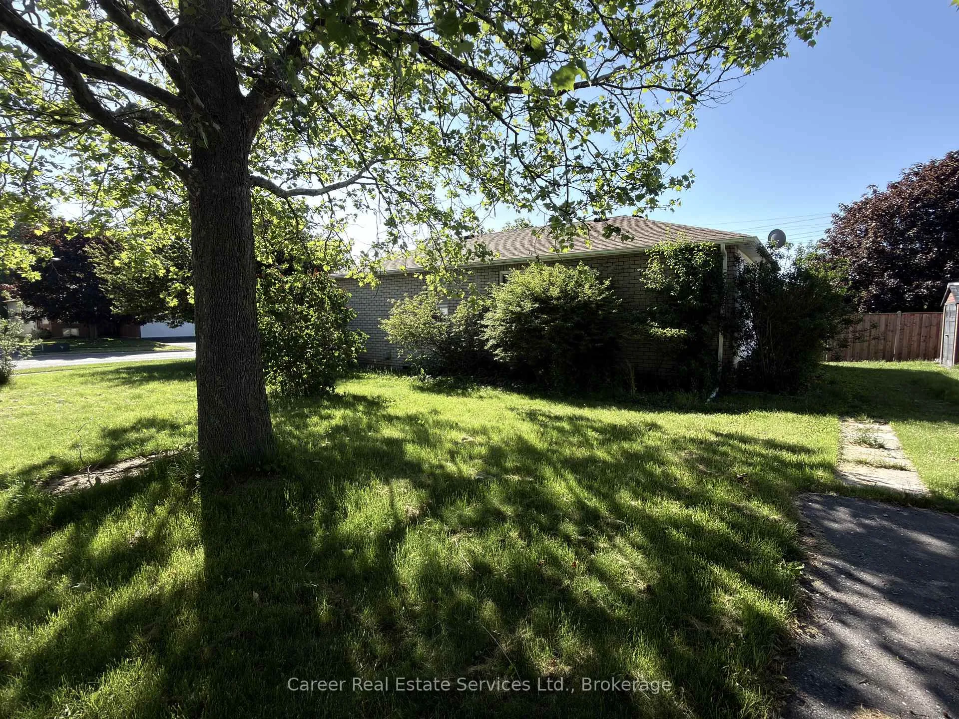 Photo 4 of 661 Ewing Street, Cobourg — HOMEH