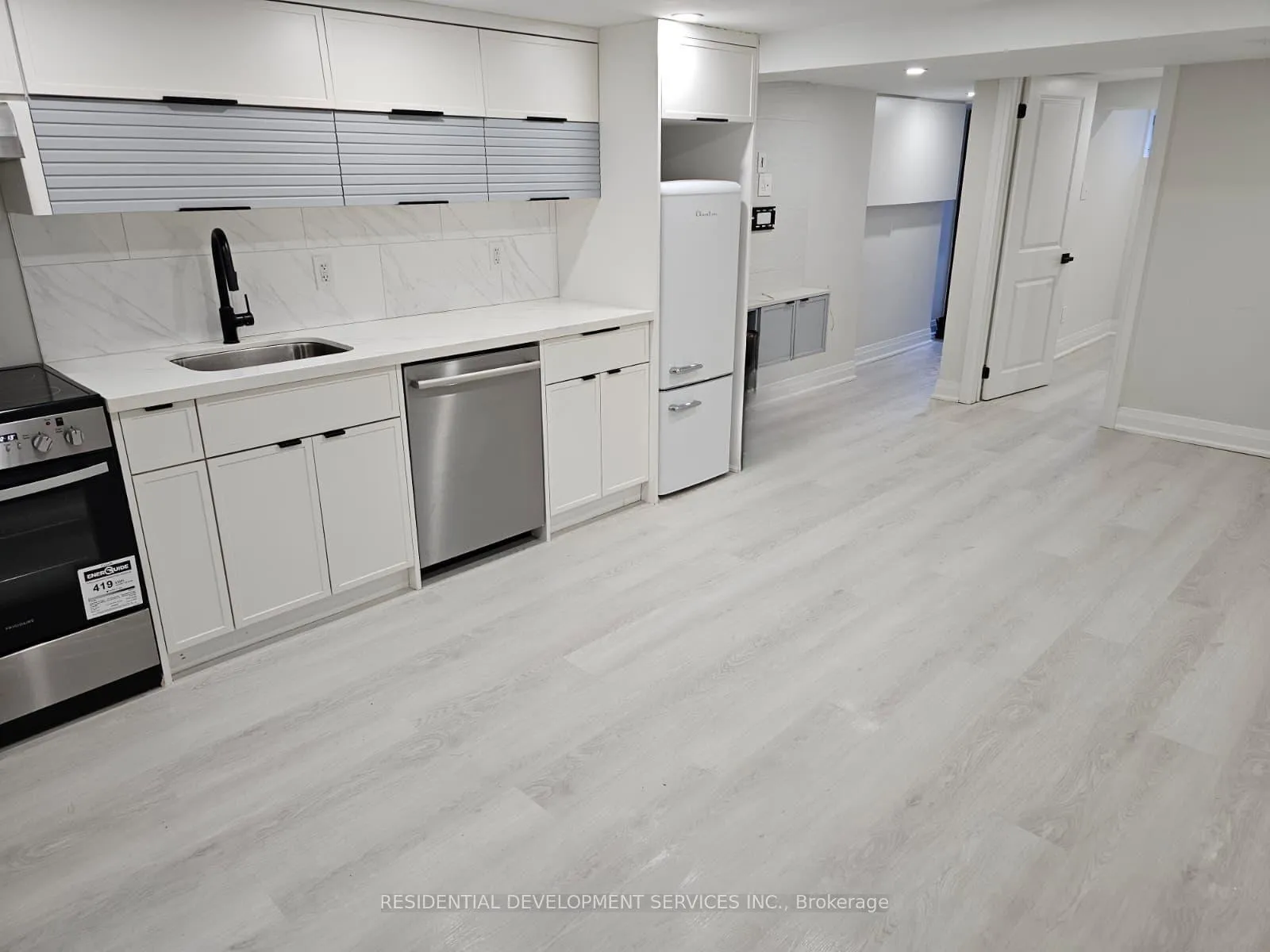 Photo 3 of Unit Basement, 275 Euclid Avenue, Toronto, Trinity-Bellwoods — HOMEH