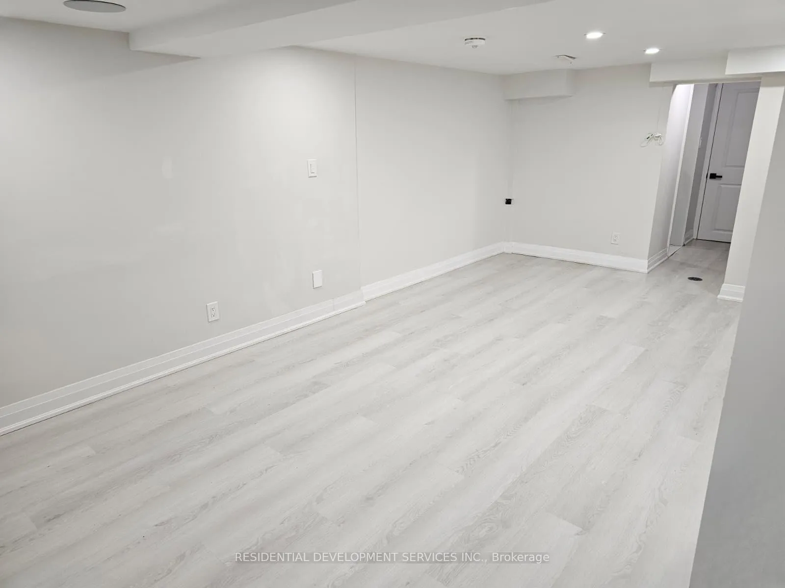 Photo 5 of Unit Basement, 275 Euclid Avenue, Toronto, Trinity-Bellwoods — HOMEH