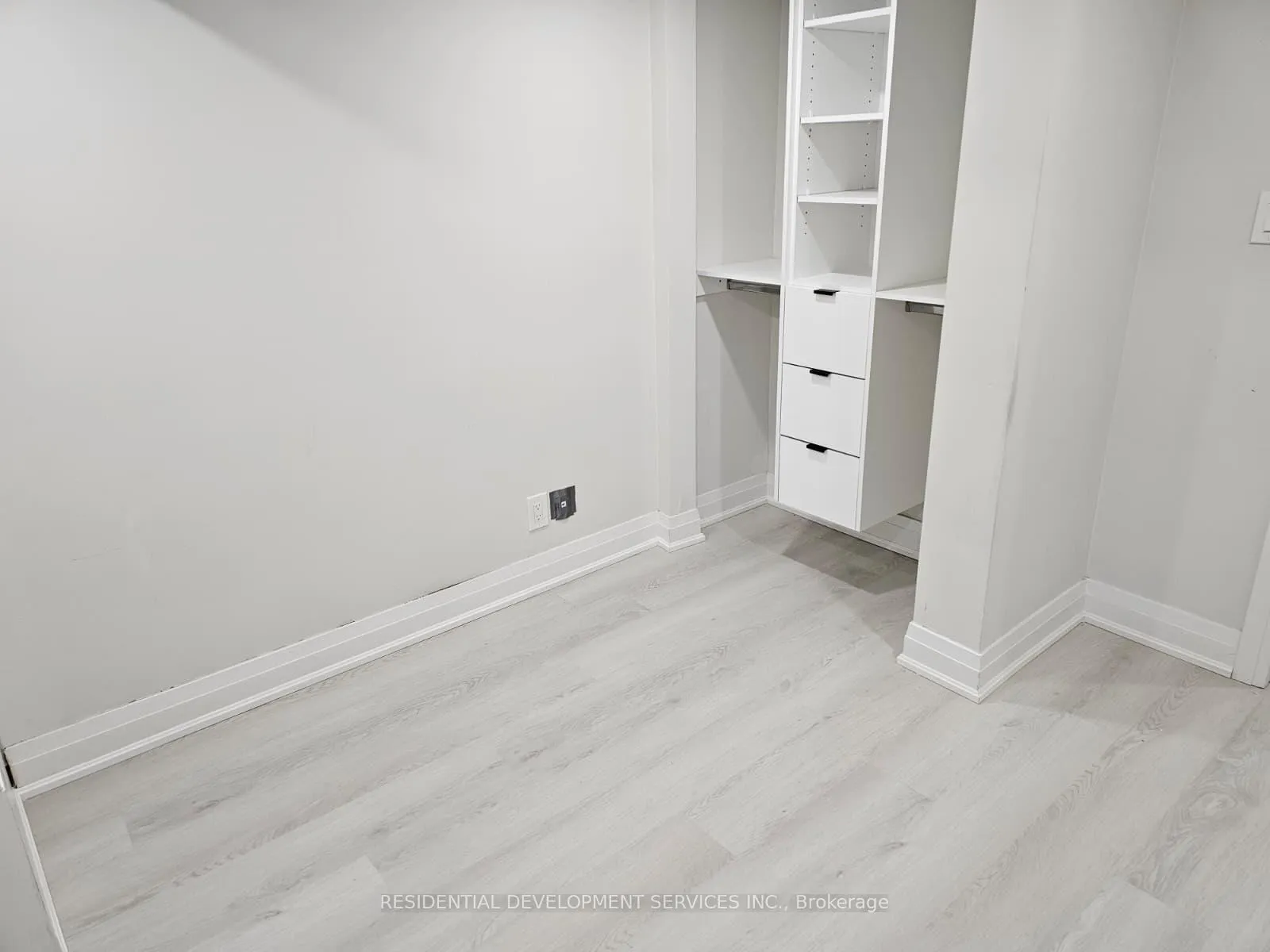 Photo 7 of Unit Basement, 275 Euclid Avenue, Toronto, Trinity-Bellwoods — HOMEH