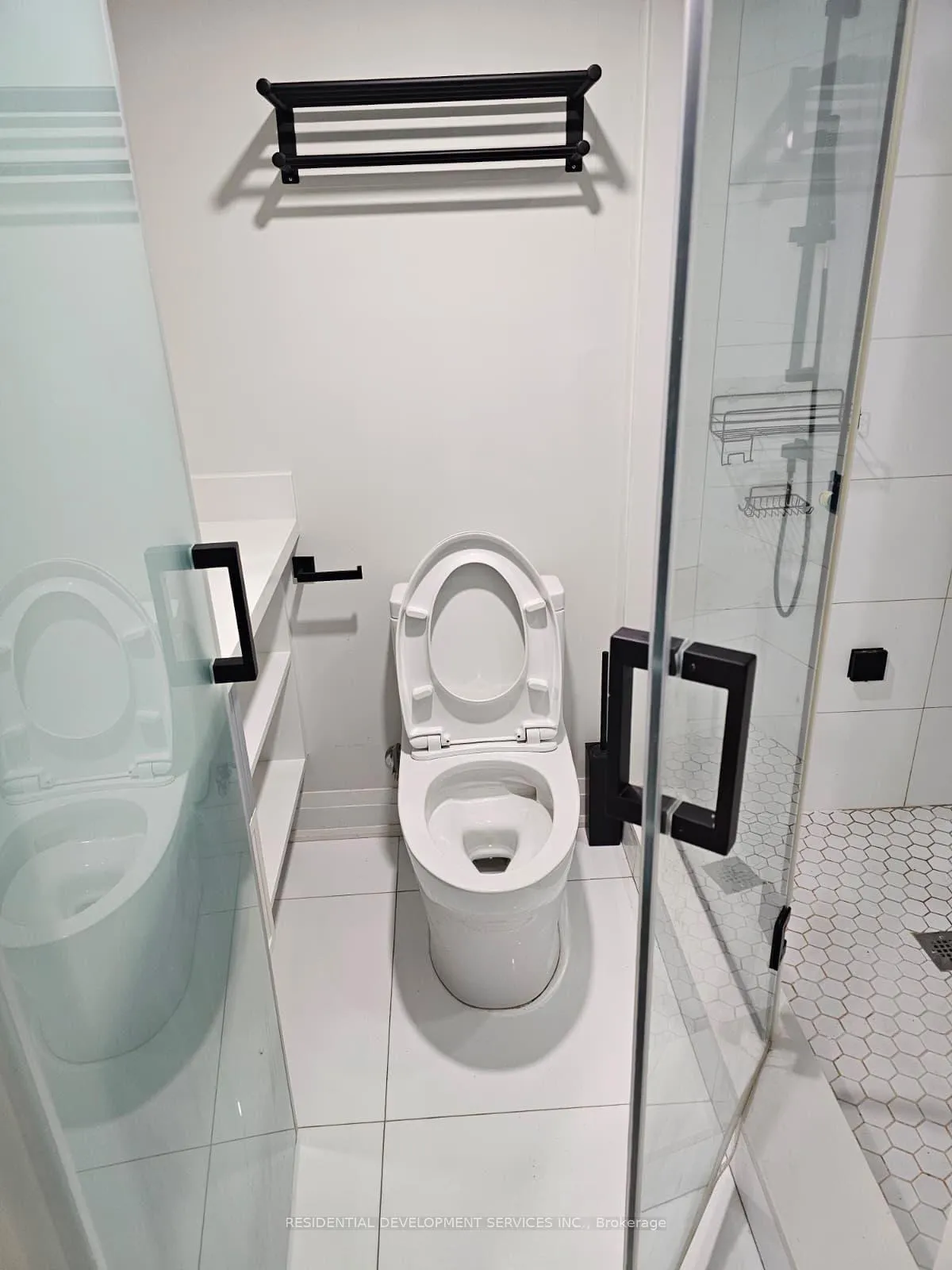 Photo 9 of Unit Basement, 275 Euclid Avenue, Toronto, Trinity-Bellwoods — HOMEH