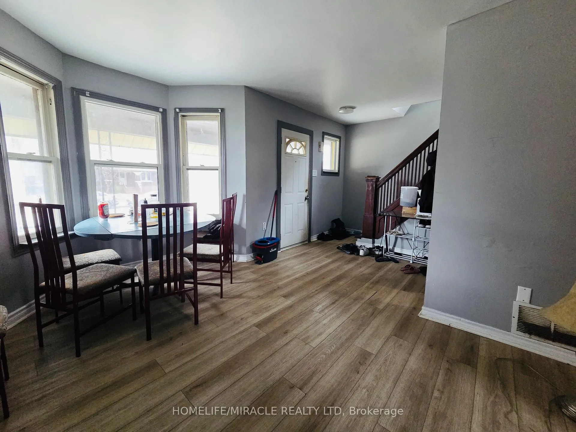 Photo 4 of 454 Rankin Avenue, Windsor, Windsor University District — HOMEH