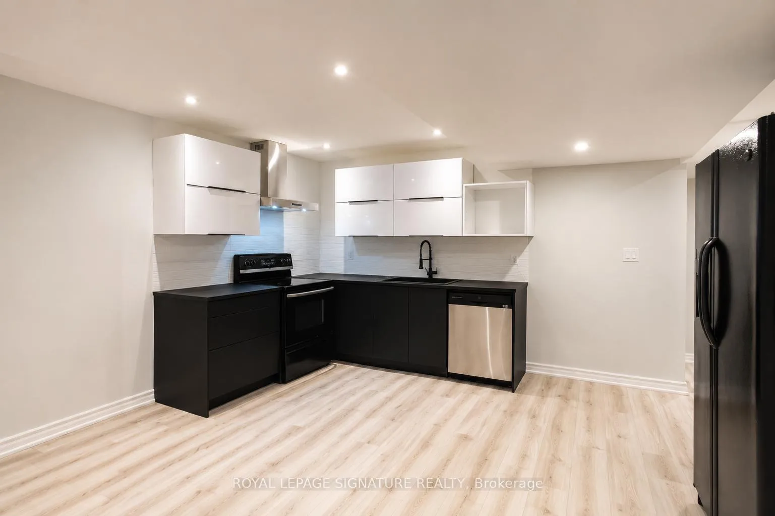 Photo 9 of Unit Bsmt, 75 Rockwood Crescent, Vaughan, Beverley Glen — HOMEH