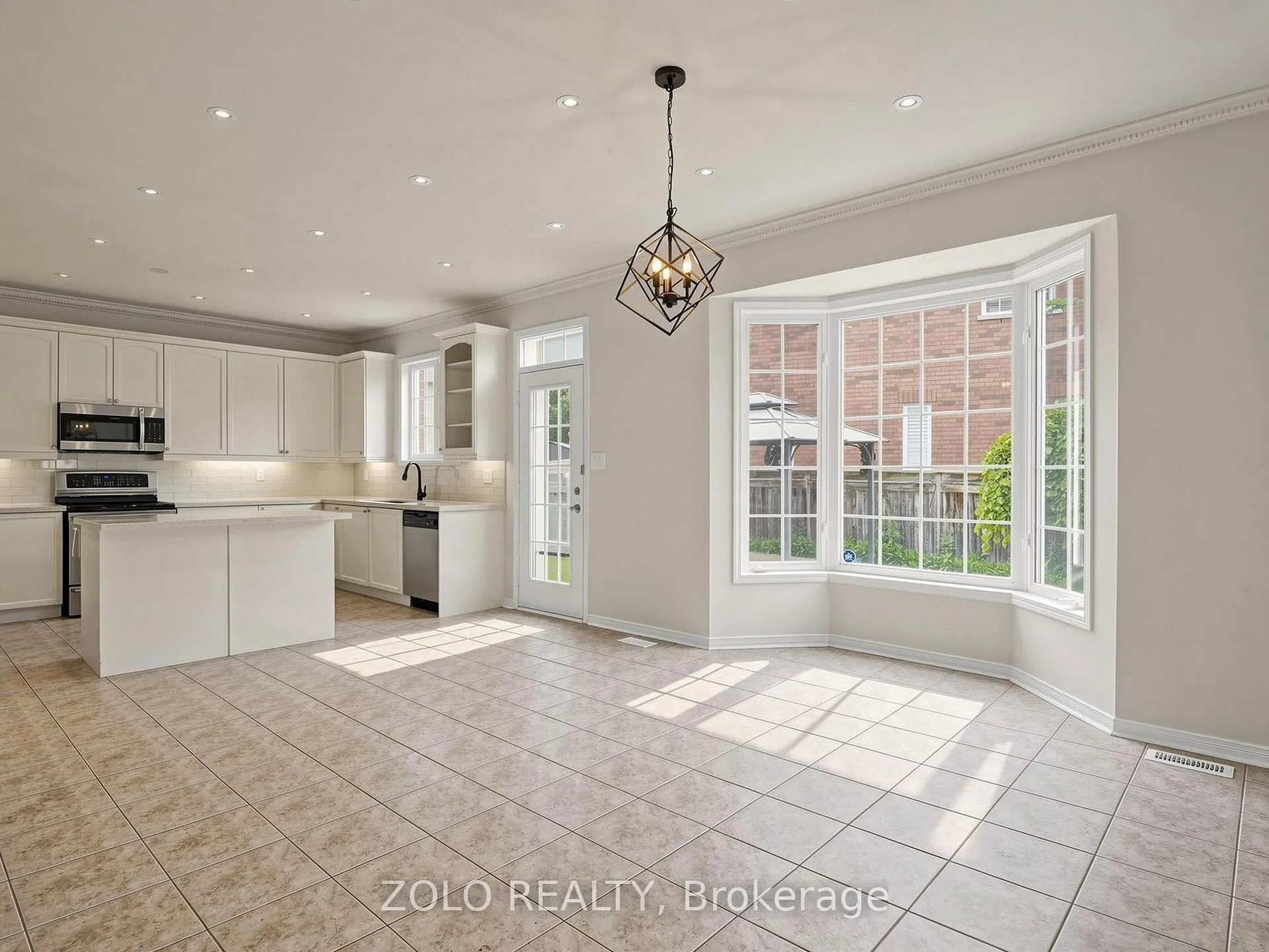 Photo 10 of 25 Shorten Place, Ajax, Northwest Ajax — HOMEH