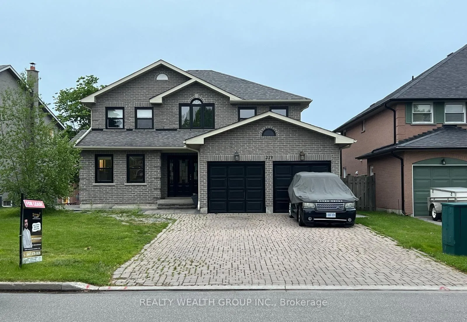 Front of 219 Lake Driveway Drive W